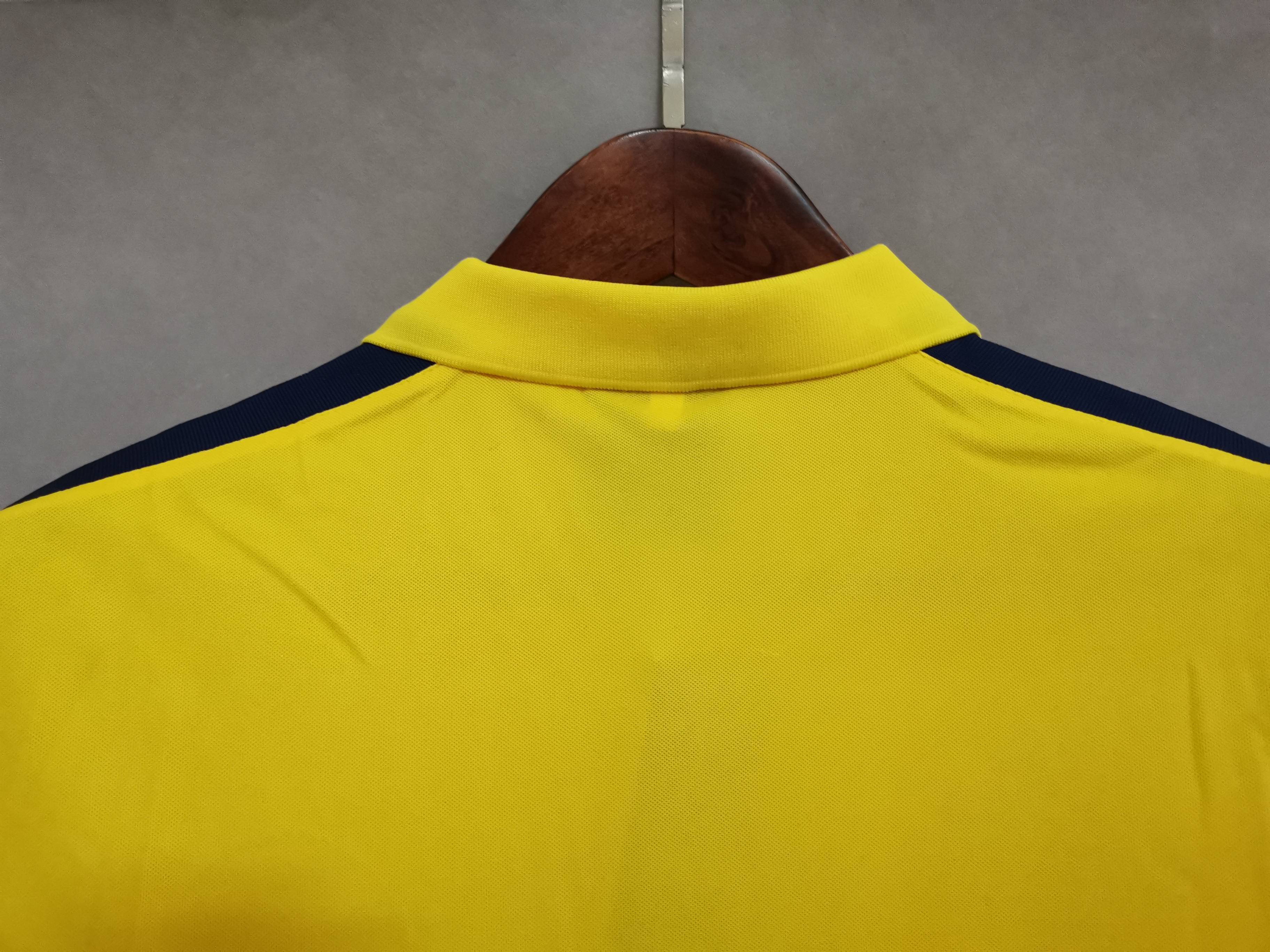 78 Leeds United away yellow 6
