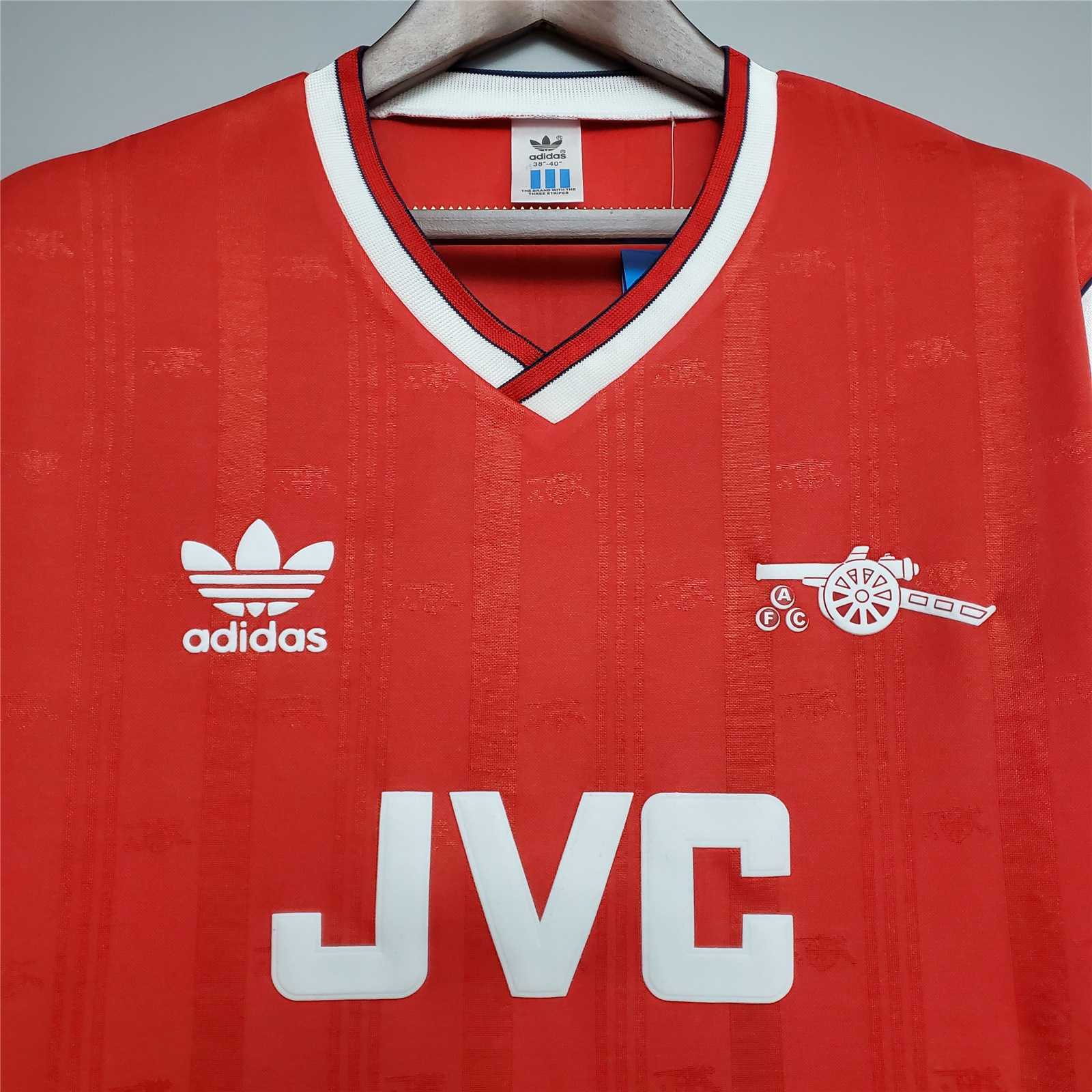88-90 Arsenal home 3