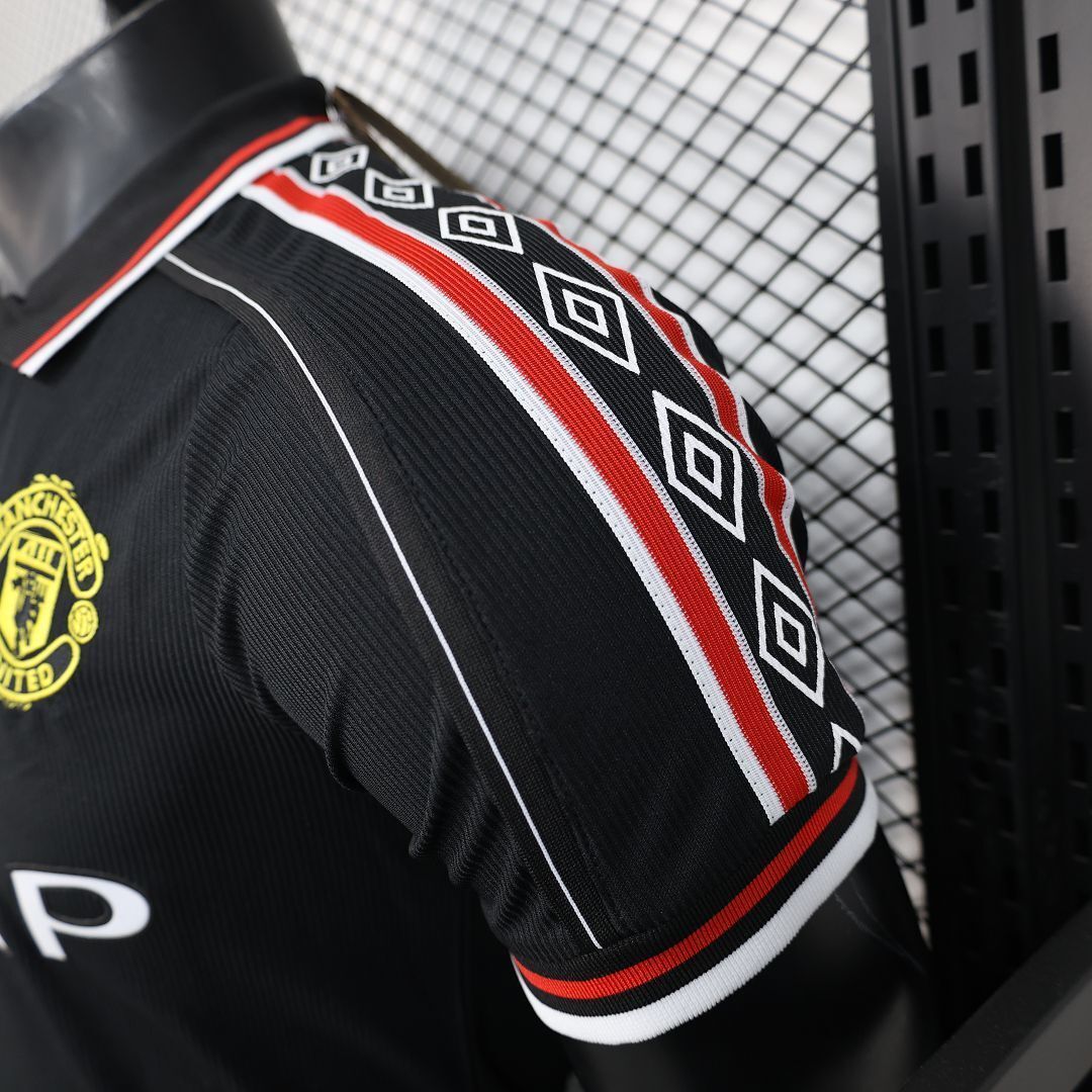 98-99 Manchester United Black Retro Kit Player Version Shirt AAAAJersey Wholesale Yupoo 1