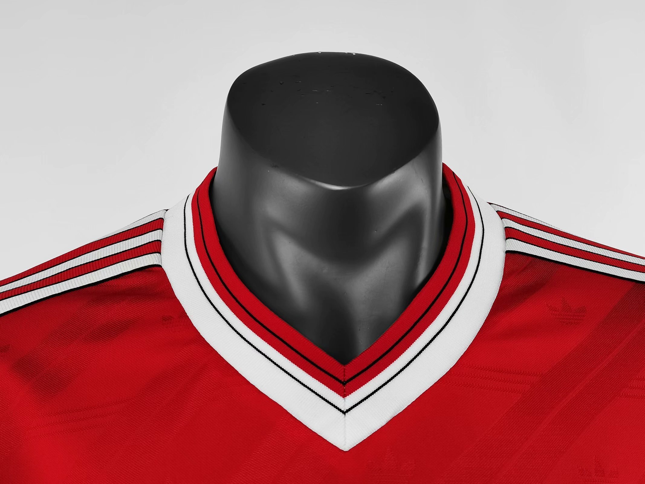 86-88 Manchester United home 8