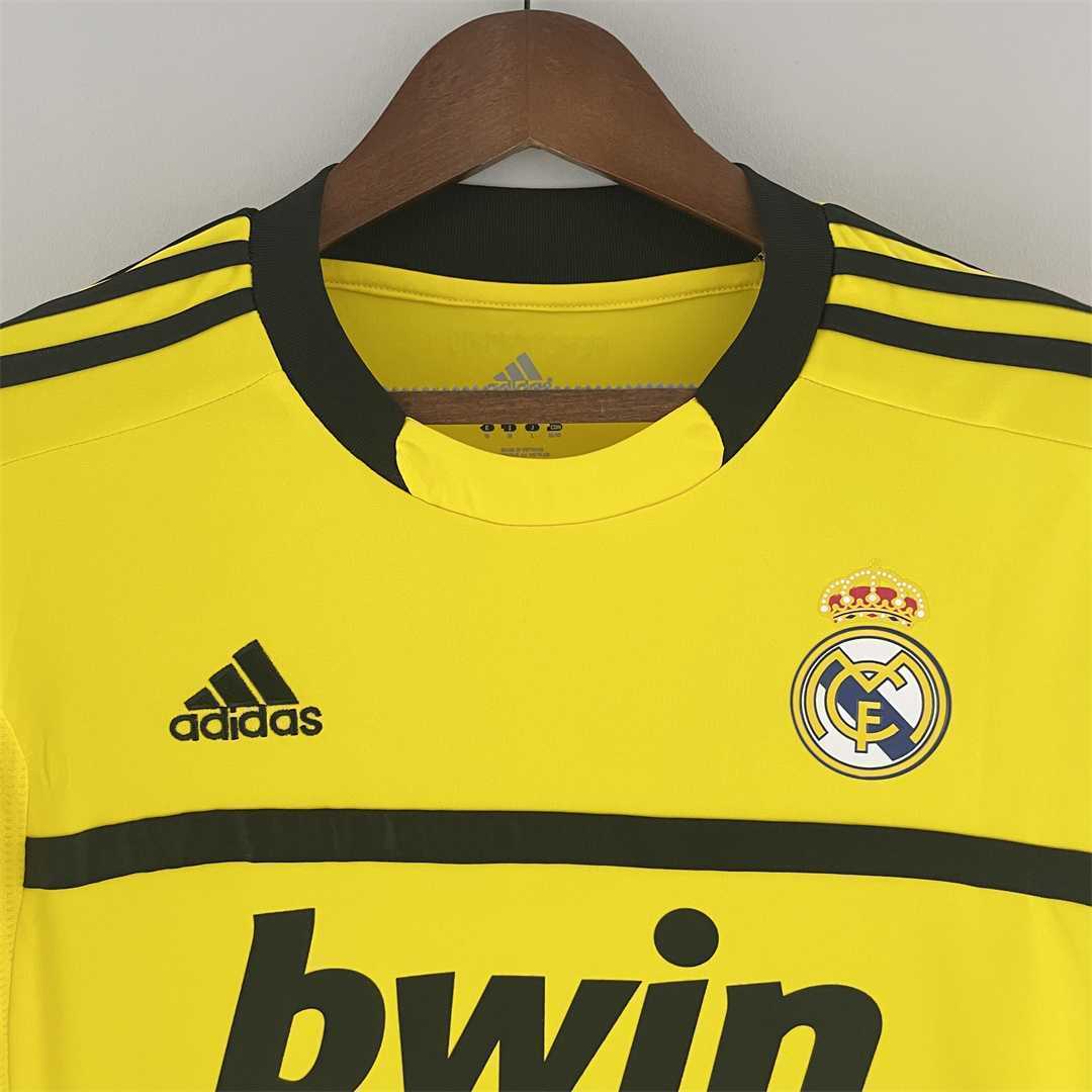 11-12 Real Madrid goalkeeper yellow 1