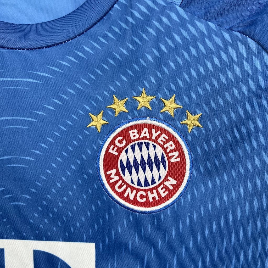 25-26 Bayern Munich Blue Goalkeeper Kid Kits Youth Apparels AAAAJersey Wholesale Yupoo 5