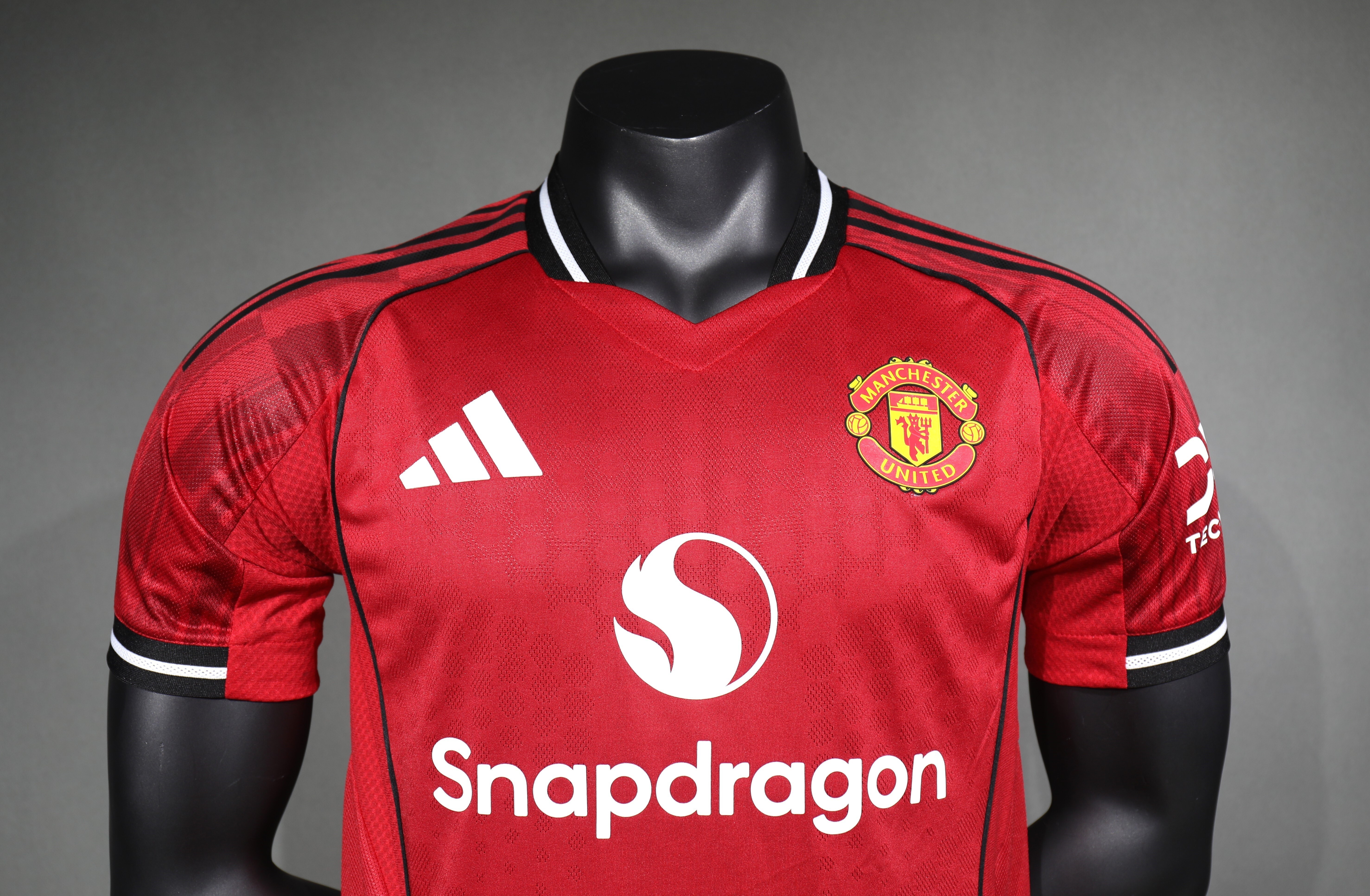 25-26 Manchester United Home Red Player Version Kit Football Shirt AAAAJersey Supply Yupoo 3