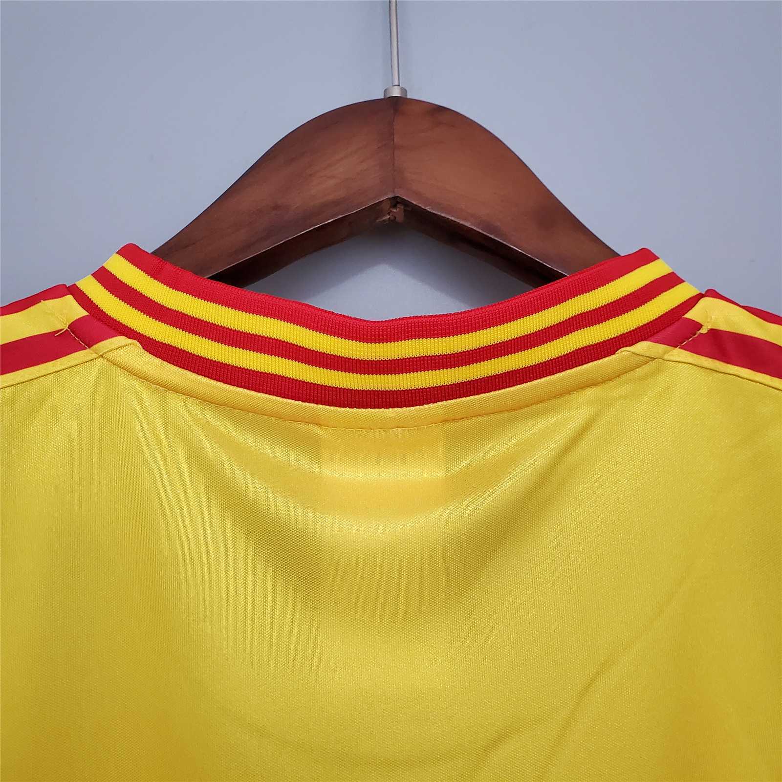 1990 Colombia home 6