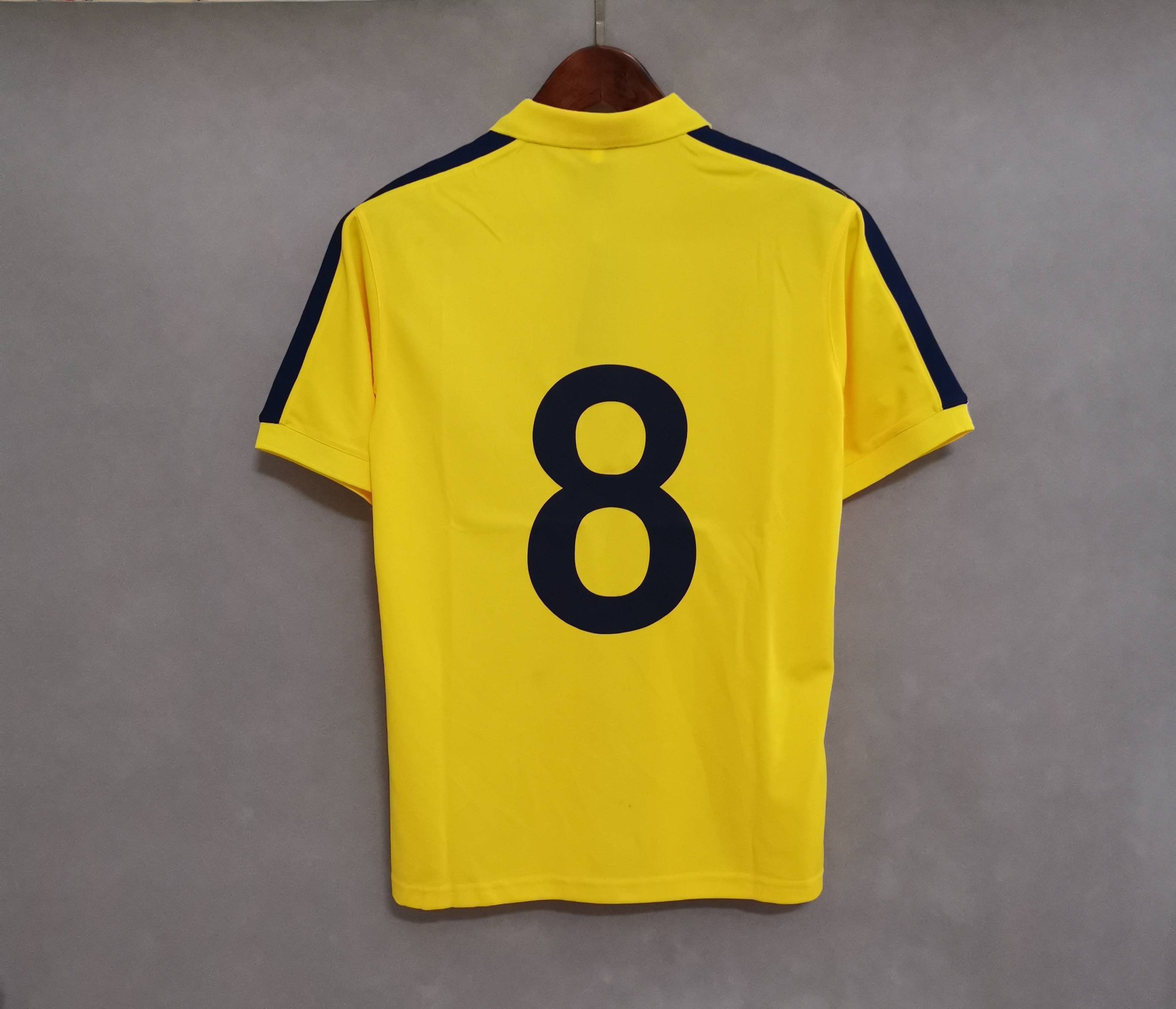 78 Leeds United away yellow 5