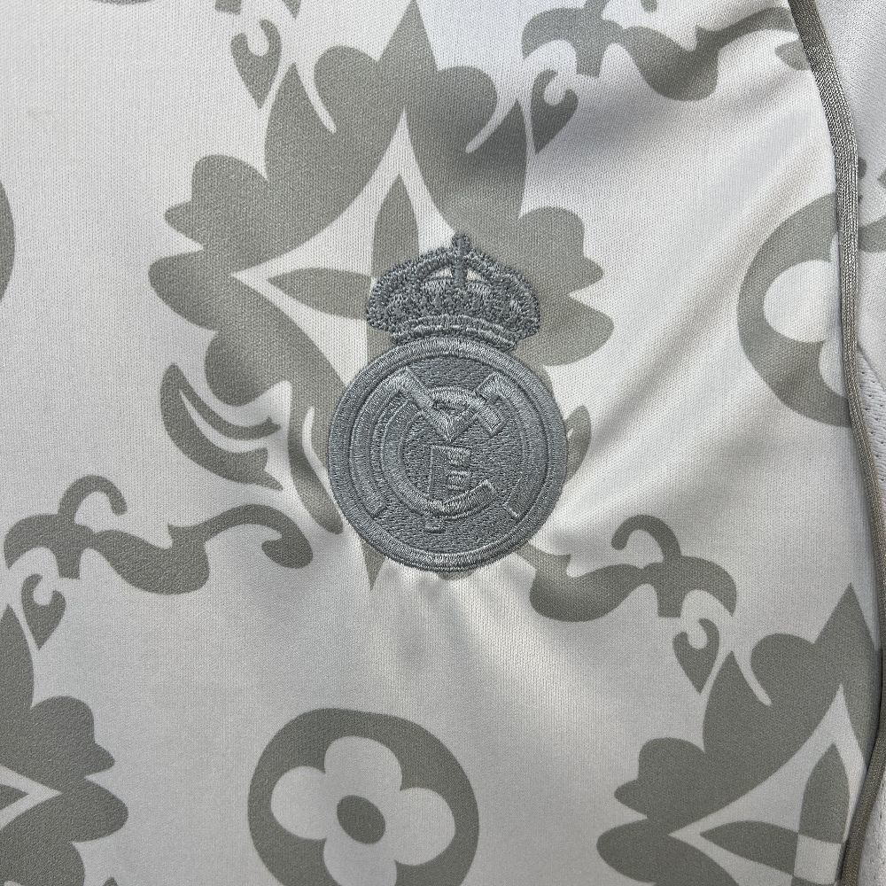 25-26 Real Madrid LV Special Edition Football Shirt AAAAJersey Supply Yupoo 1