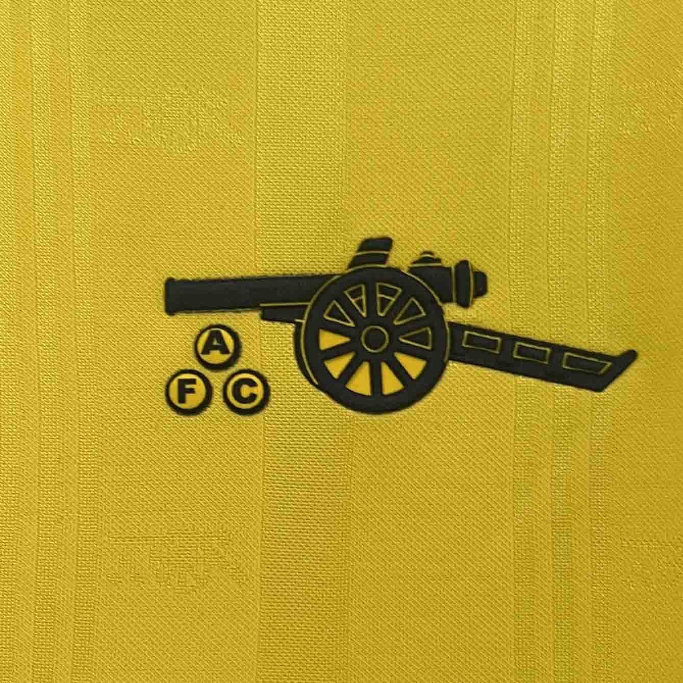 86-88 Arsenal away 4