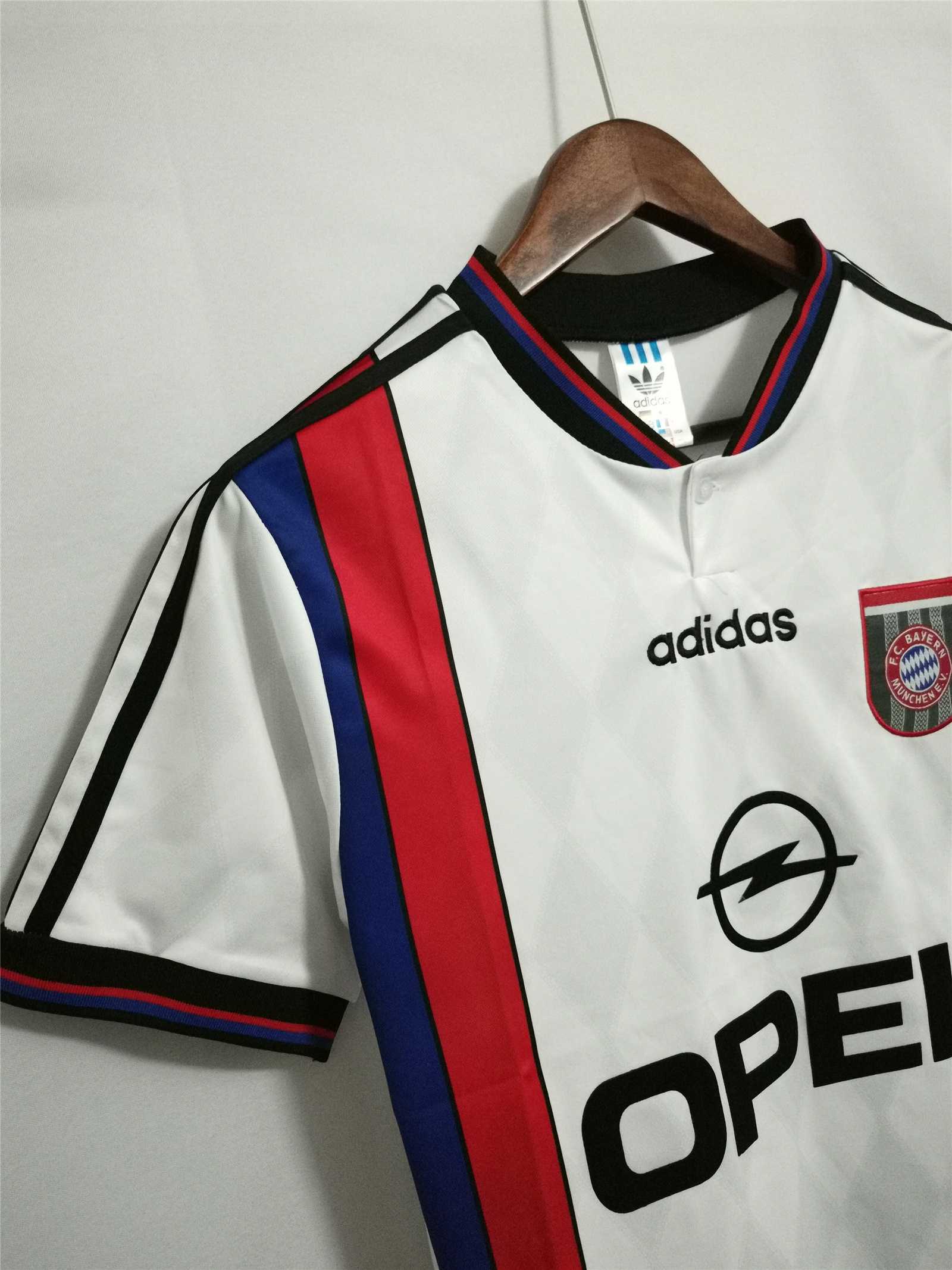 95-96 Bayern Munich white away 5