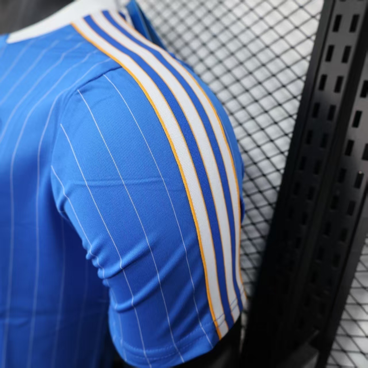25-26 Real Madrid Casual Retro Style Football Shirt Apparels AAAAJersey Wholesale Yupoo 8