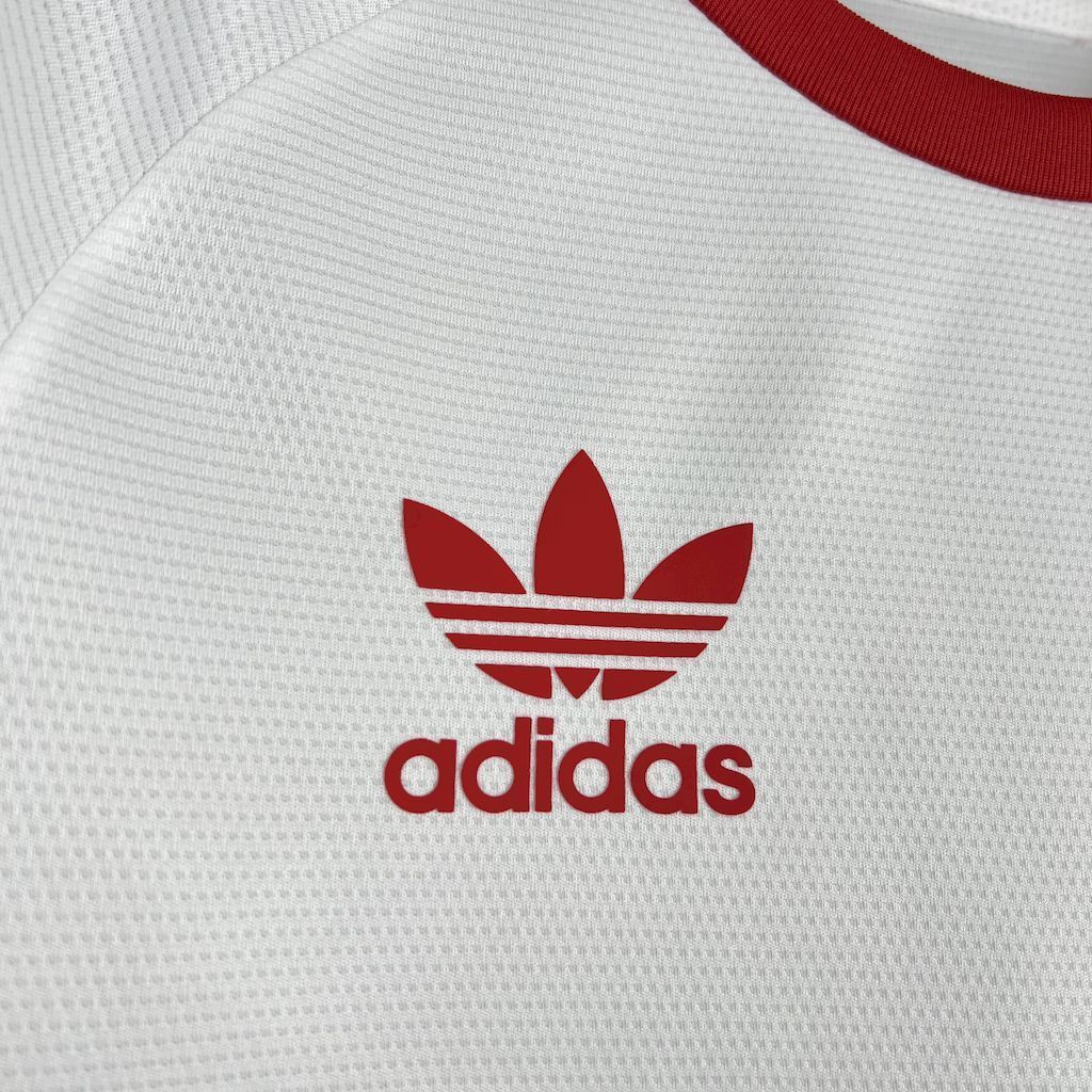 81-82 Flamengo Away Kit Retro Soccer AAAAJersey Yupoo 1
