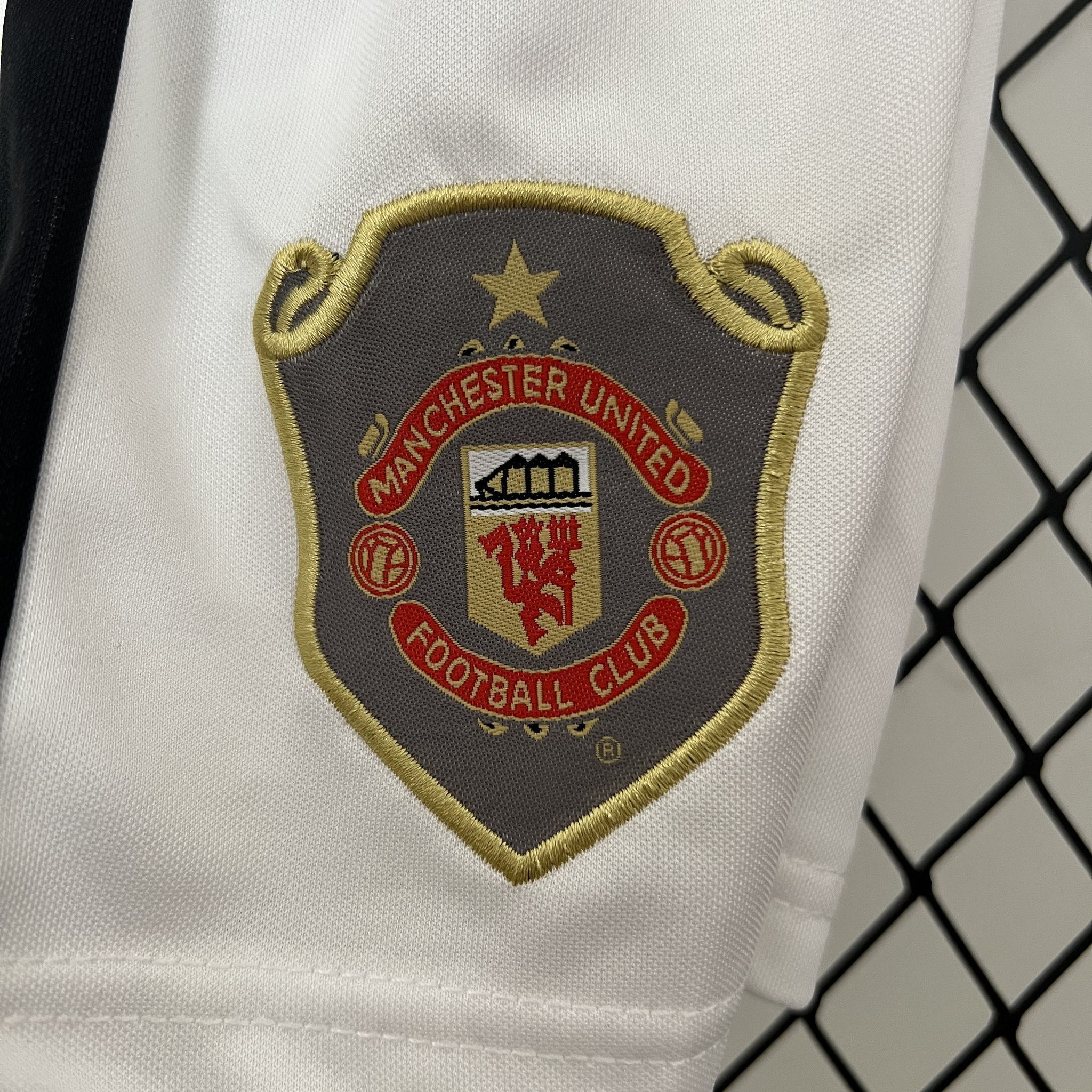 99-00 Manchester United Home Retro Kid Kits Youth Apparels AAAAJersey Wholesale Yupoo 3