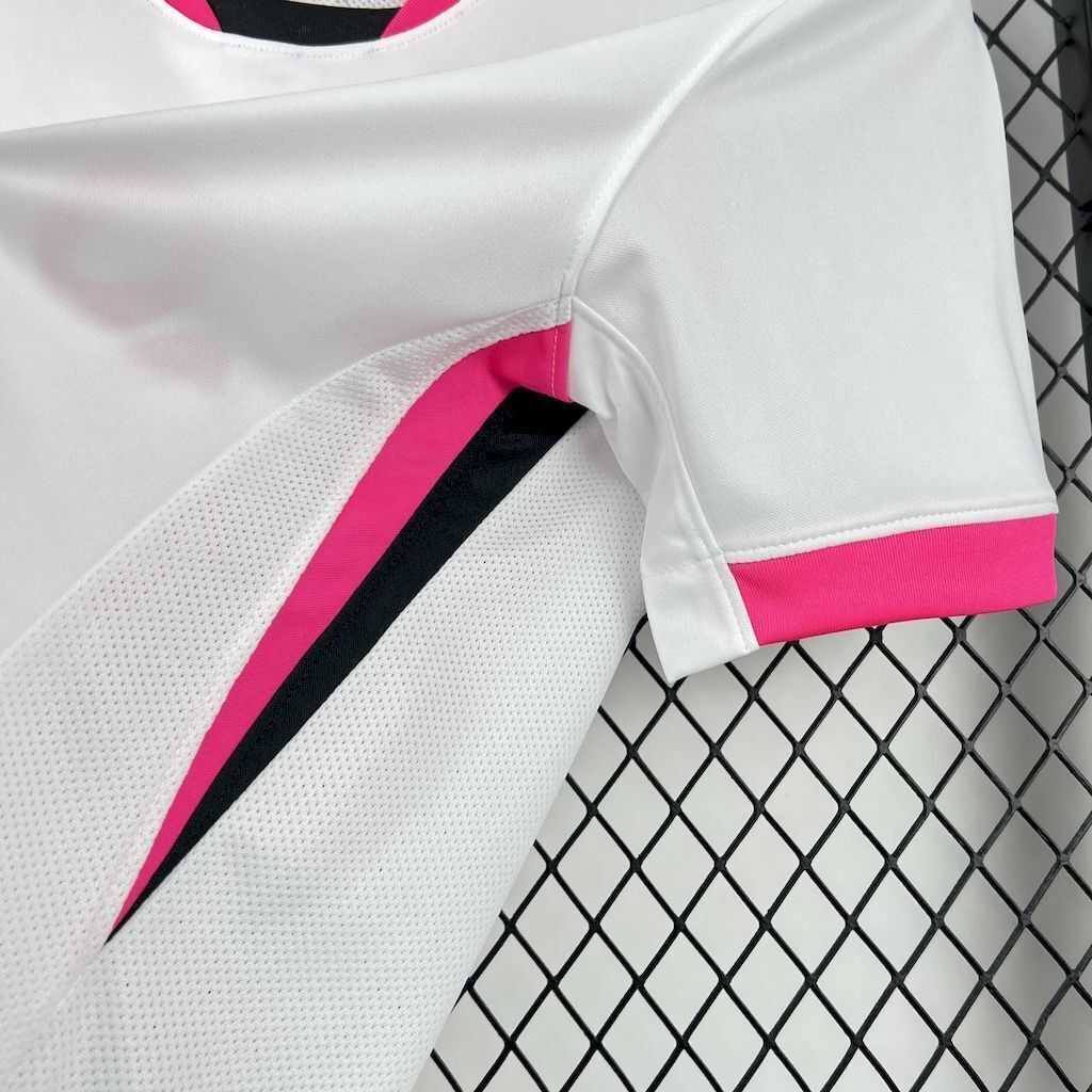 25-26 Lisbon Pink Special Edition Football T-Shirt AAAAJersey Supply Yupoo 5
