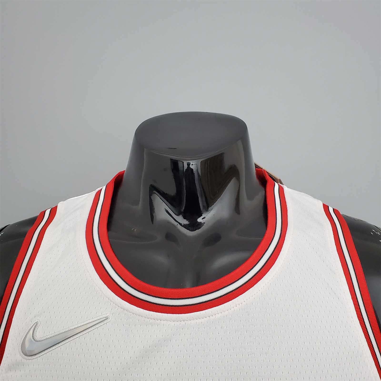 75th Anniversary Rose #1 Bulls White 5