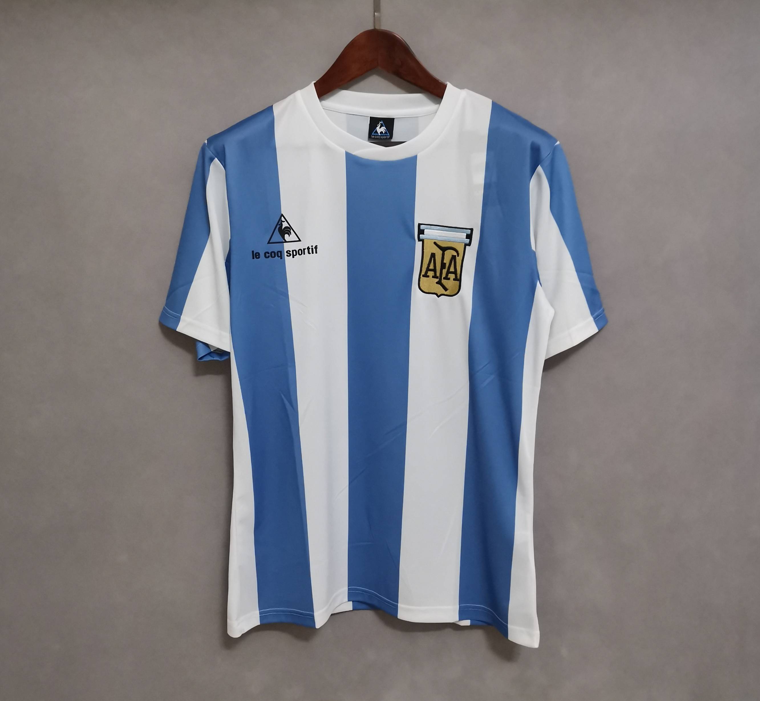 1985 Argentina home