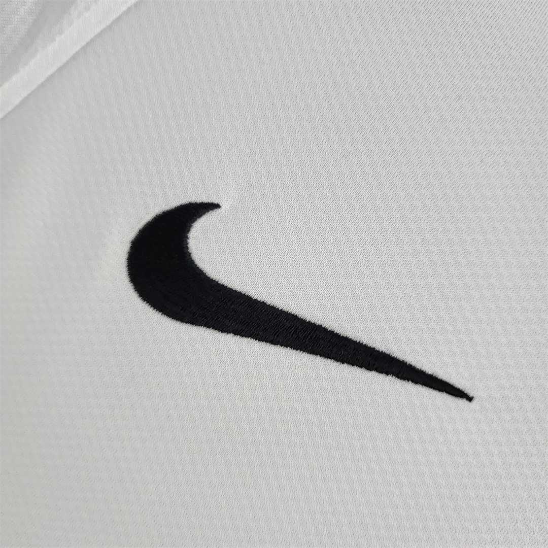 06-07 Manchester United away 4