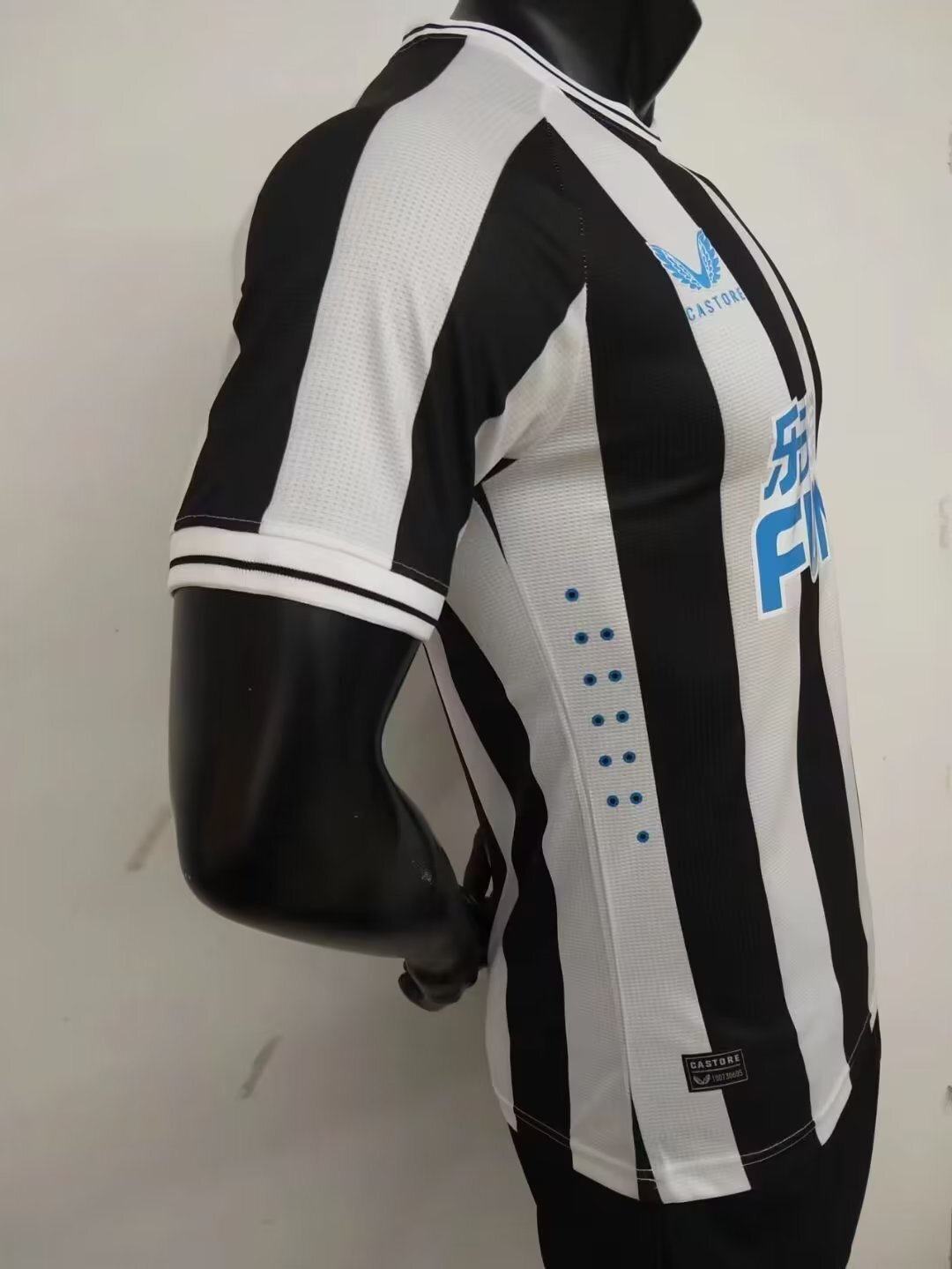 22-23 Newcastle home player version 6