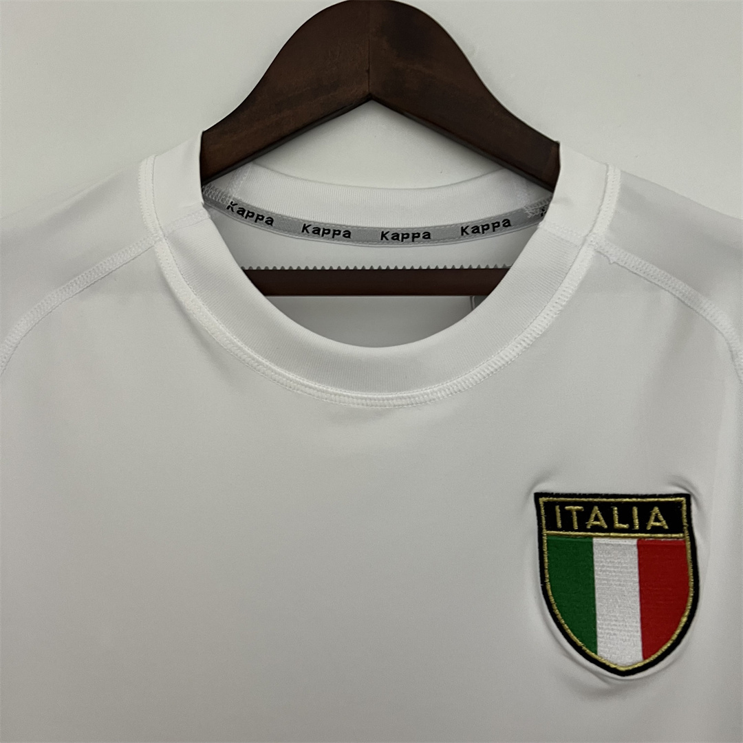 2000 Italy away white 4