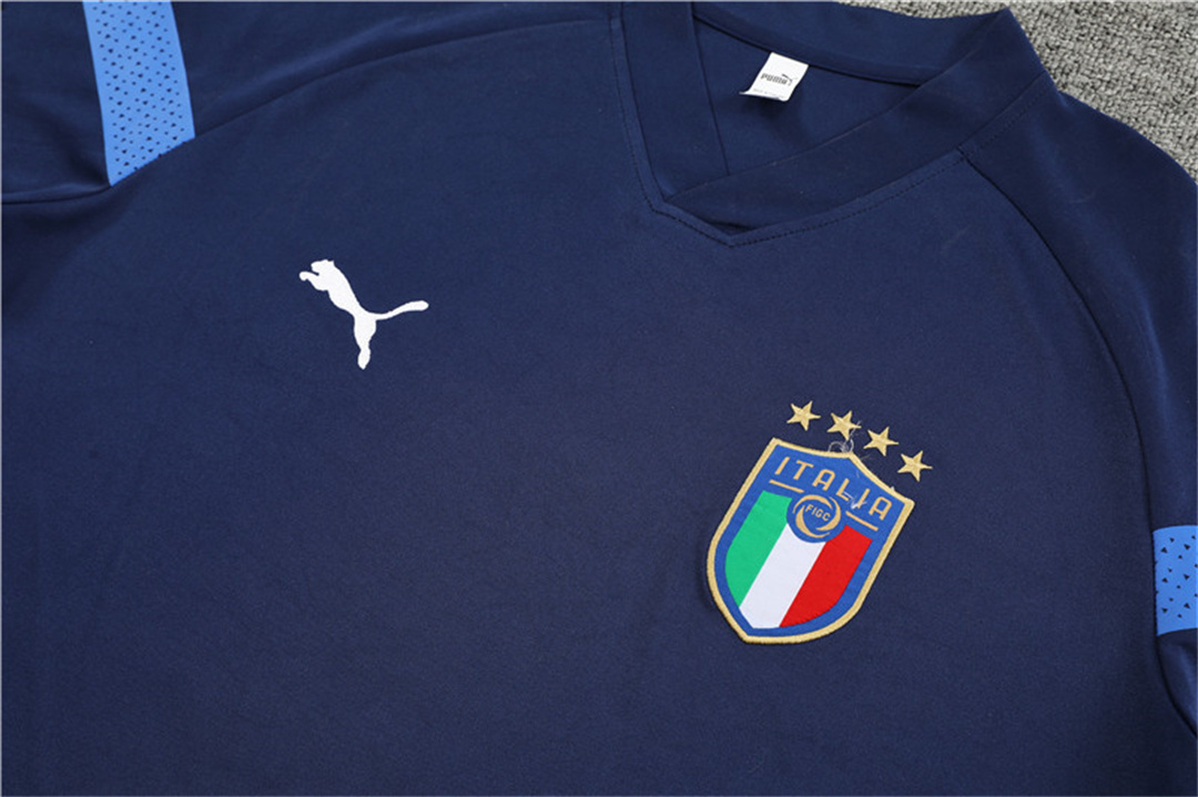 2022 Italy training suit blue 1