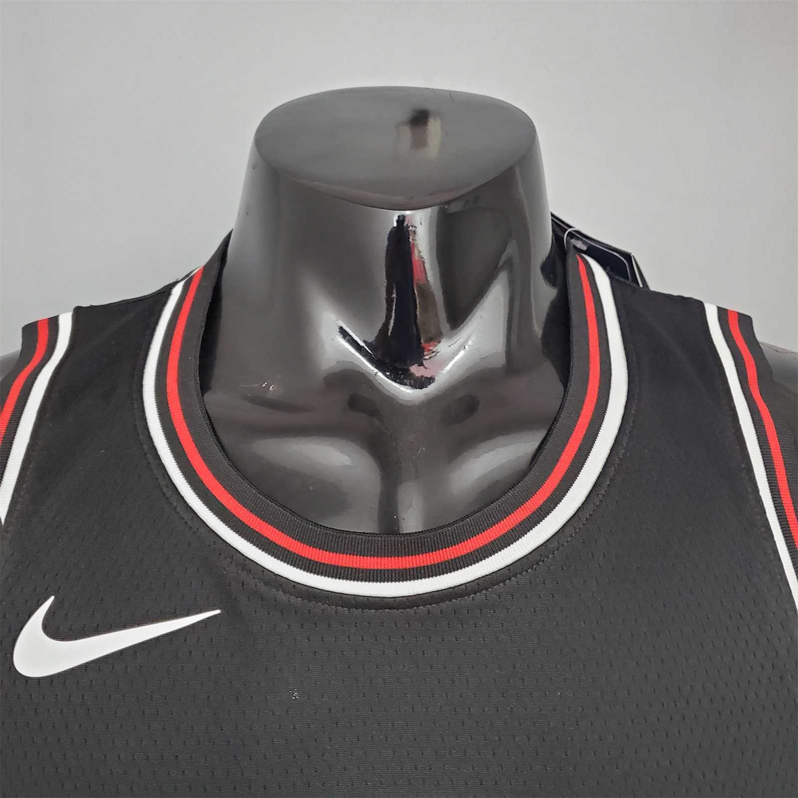 DeROZAN#11 Chicago Bulls black 5