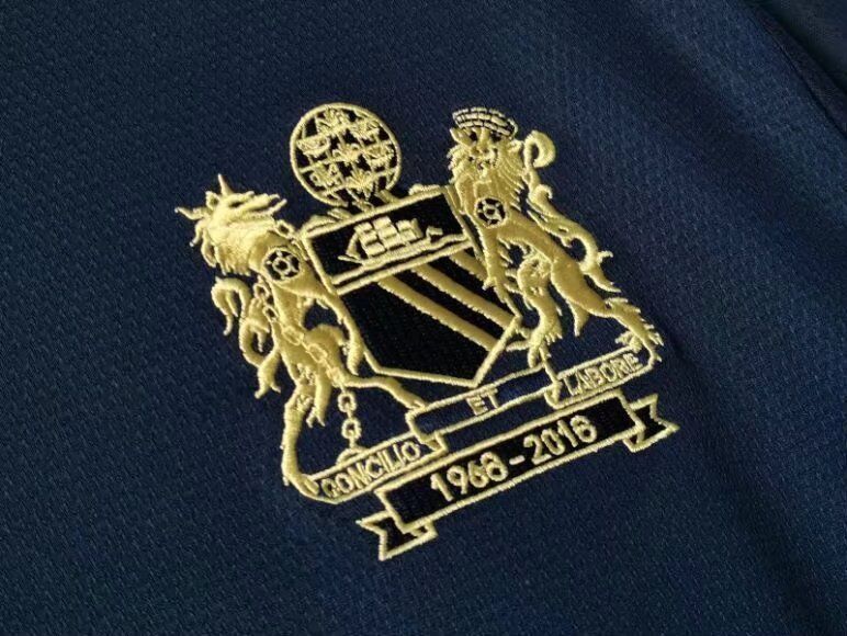 1968 Manchester City dark blue long sleeve 7