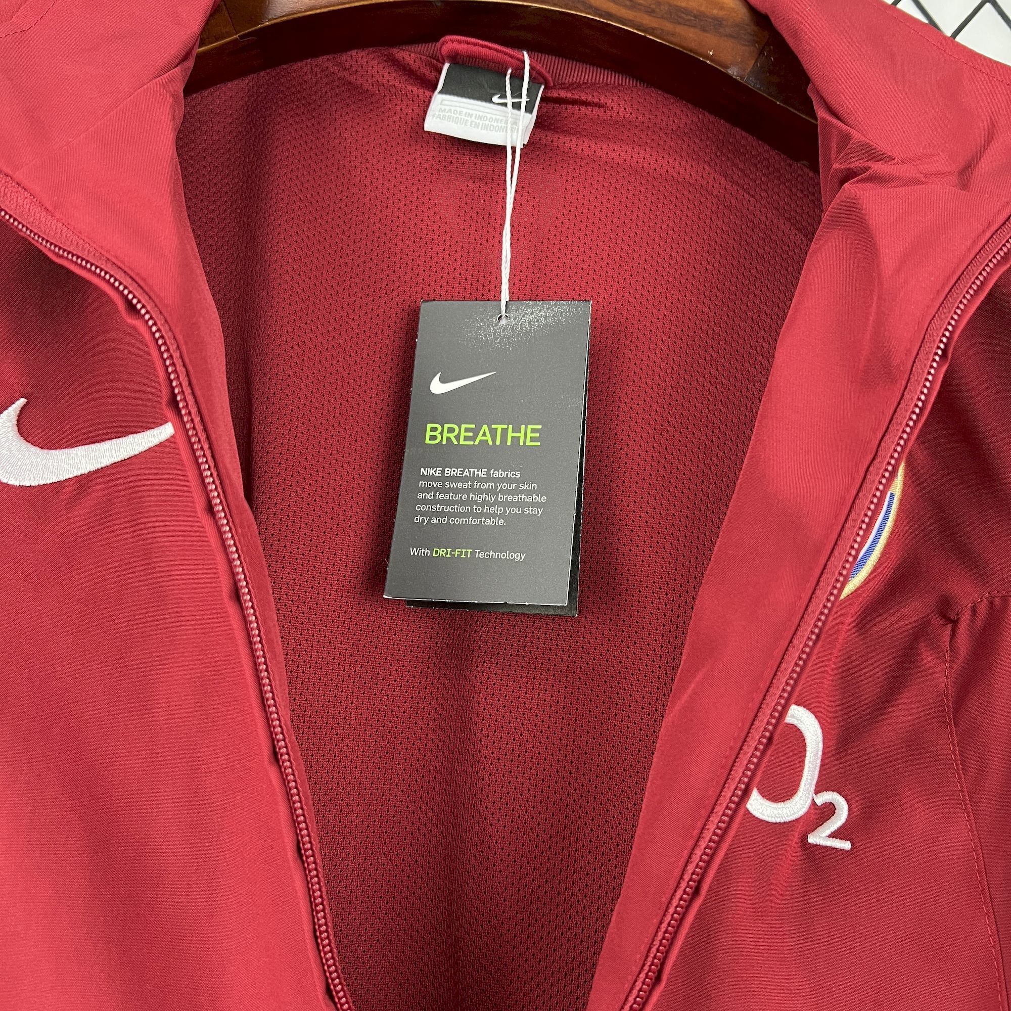 05-06 Arsenal Retro Red Windbreaker Jackets Yupoo 4