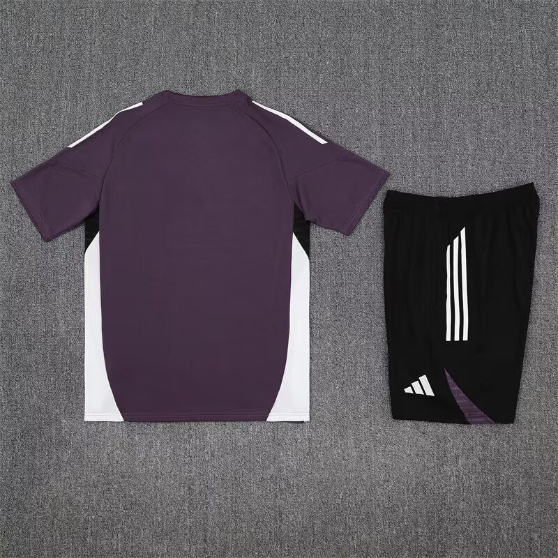 25-26 Manchester United Training Kit Soccer AAAAJersey Yupoo 1