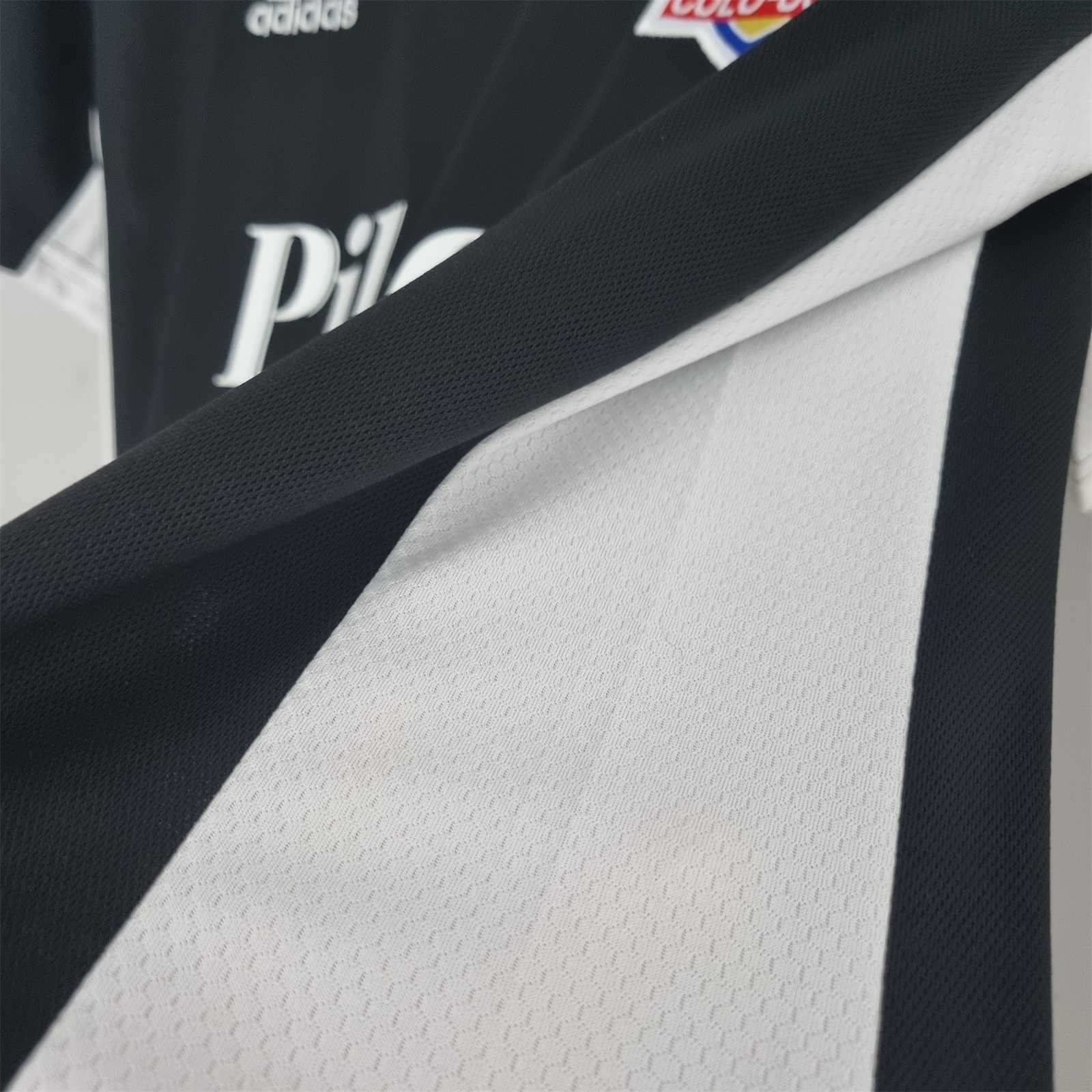 22-23 Colo-Colo away 1