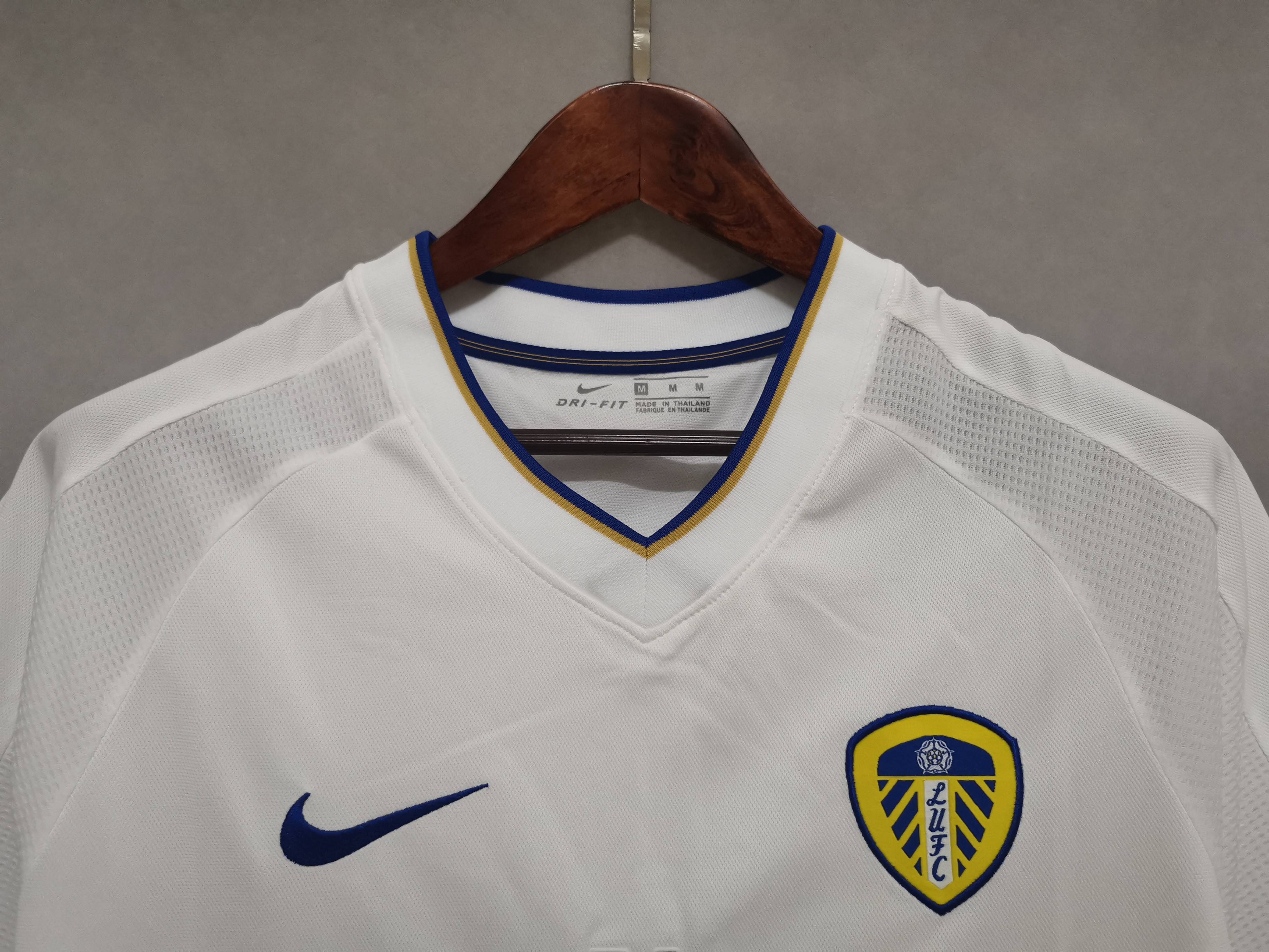 00-01 Leeds United home 5