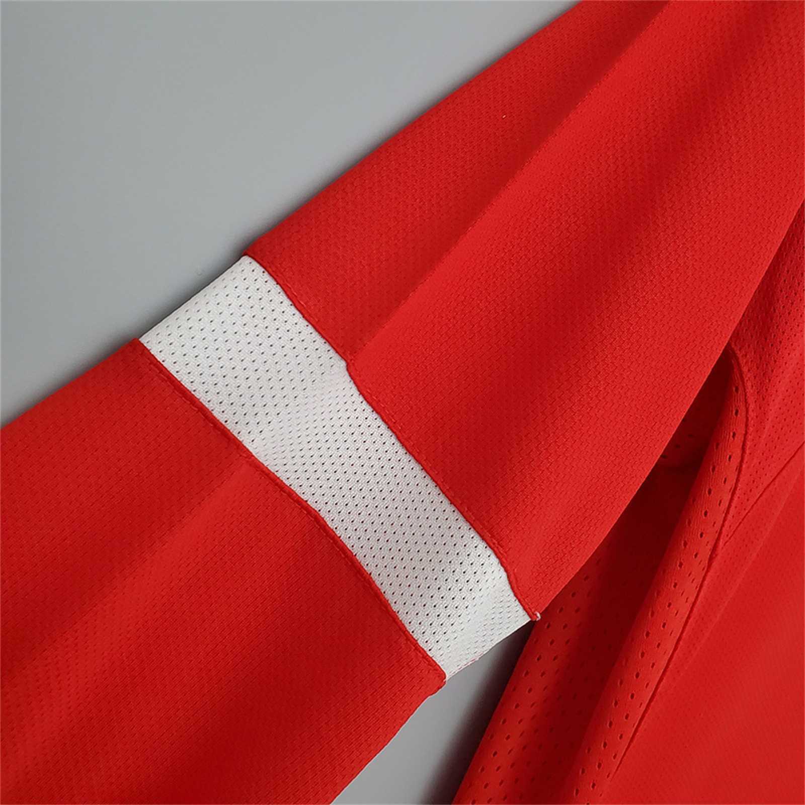 04-06 Manchester United home long sleeve 1