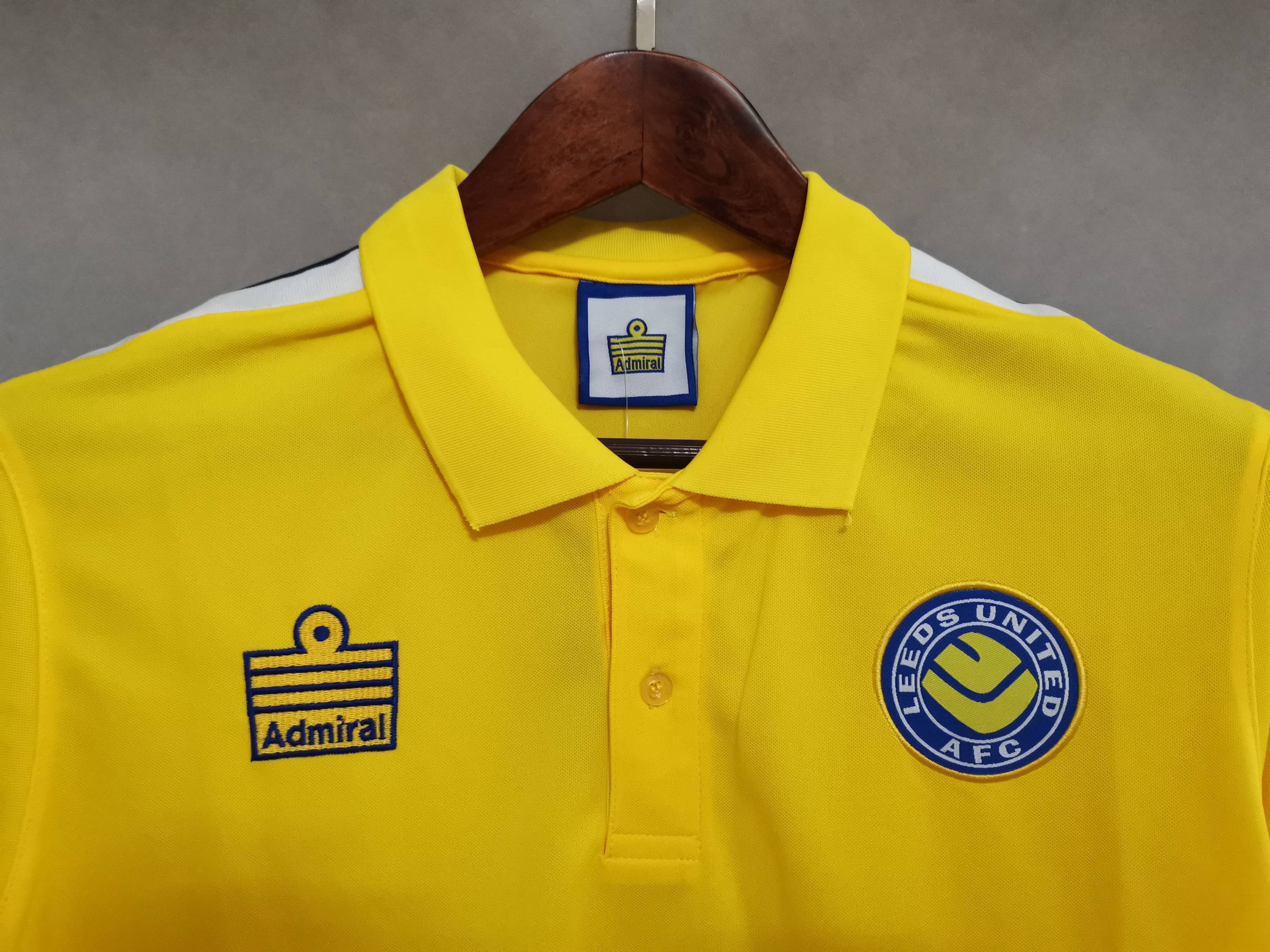 78 Leeds United away yellow 3