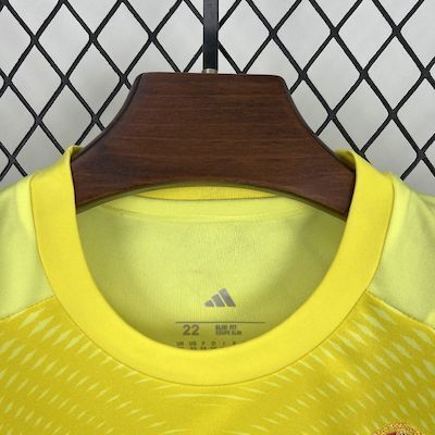 25-26 Real Madrid Yellow Goalkeeper Kid Kits Youth Apparels Sino AAAAJersey Supply Yupoo 9