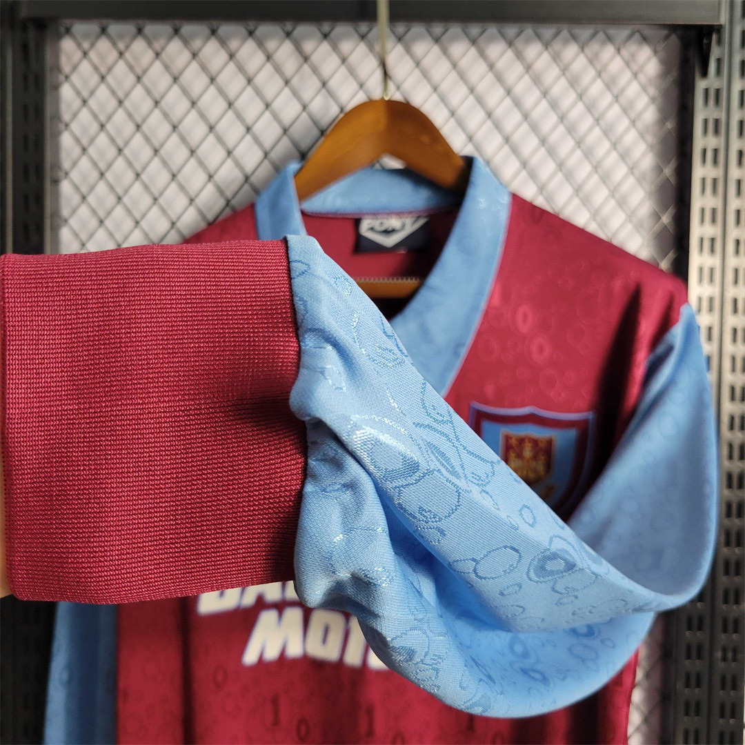 95-97 West Ham home Long Sleeves 7
