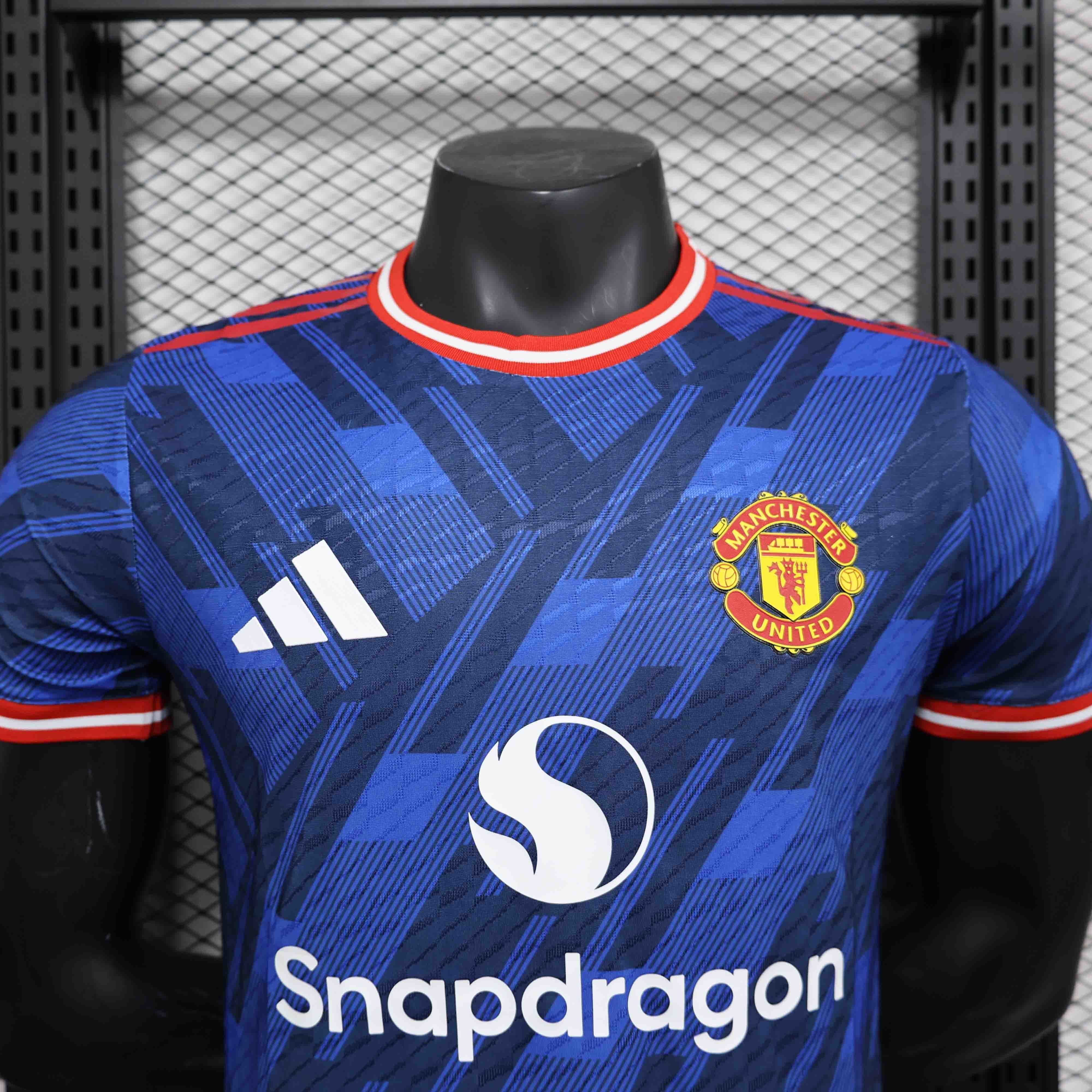 25-26 Manchester United Blue Special Edition Kit Player Version Shirt AAAAJersey Supplier Yupoo 3