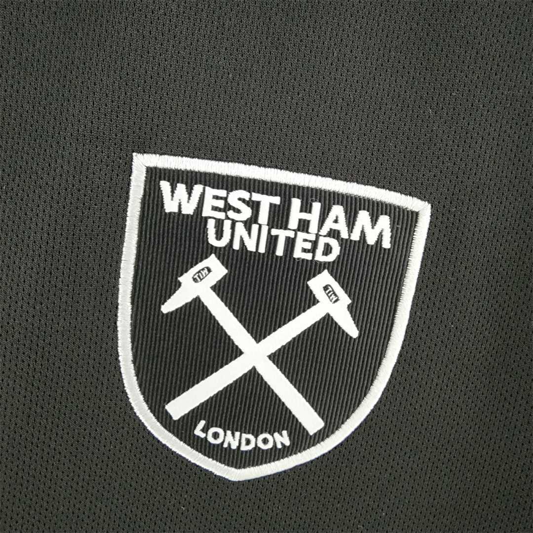 22-23 West Ham United away 4