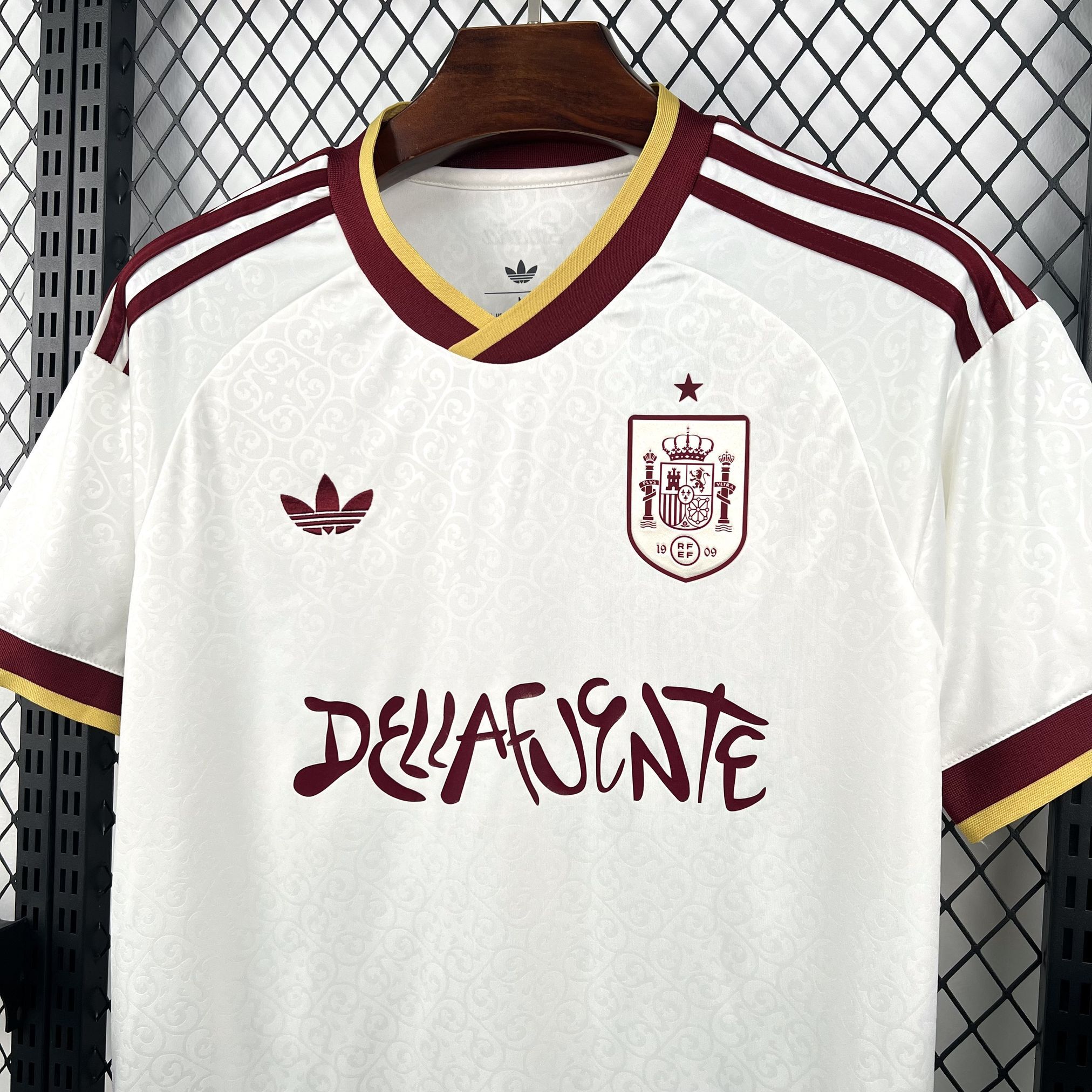 World Cup 2026 Spain x Dellafuente Mens Away Kit Football T-Shirt AAAAJersey Supply Yupoo 8 2
