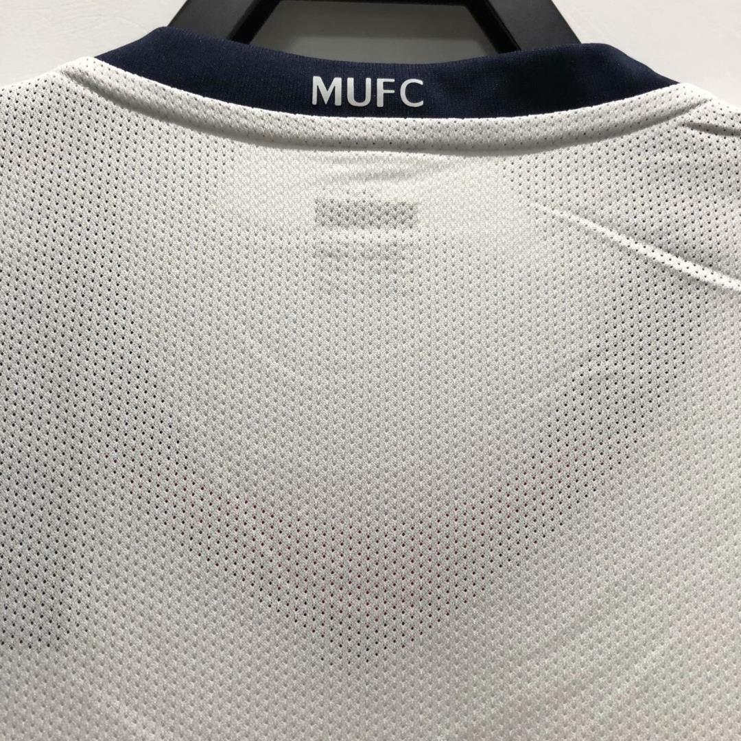 08-09 Manchester United away white UCL final long sleeve 9