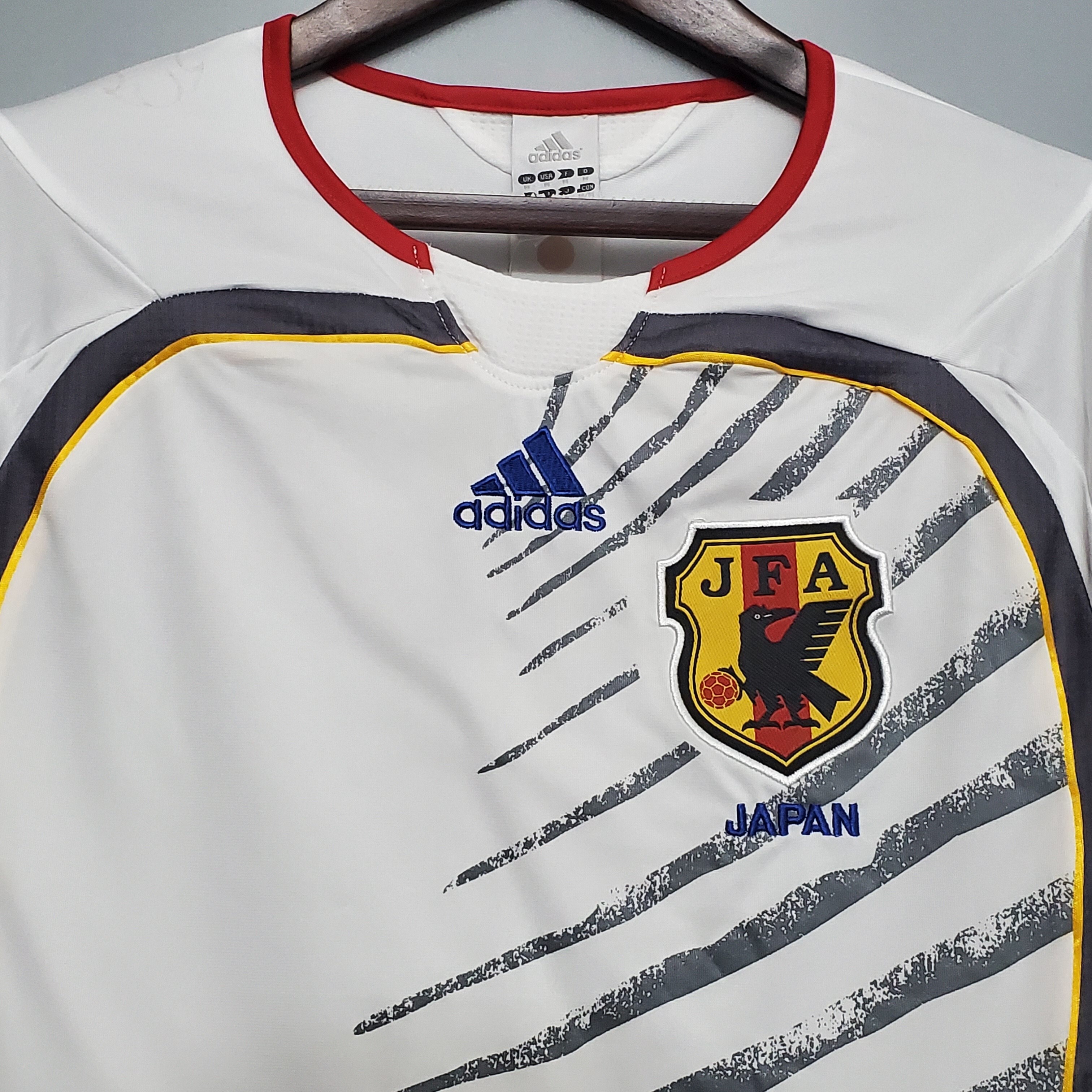 2006 Japan away 4
