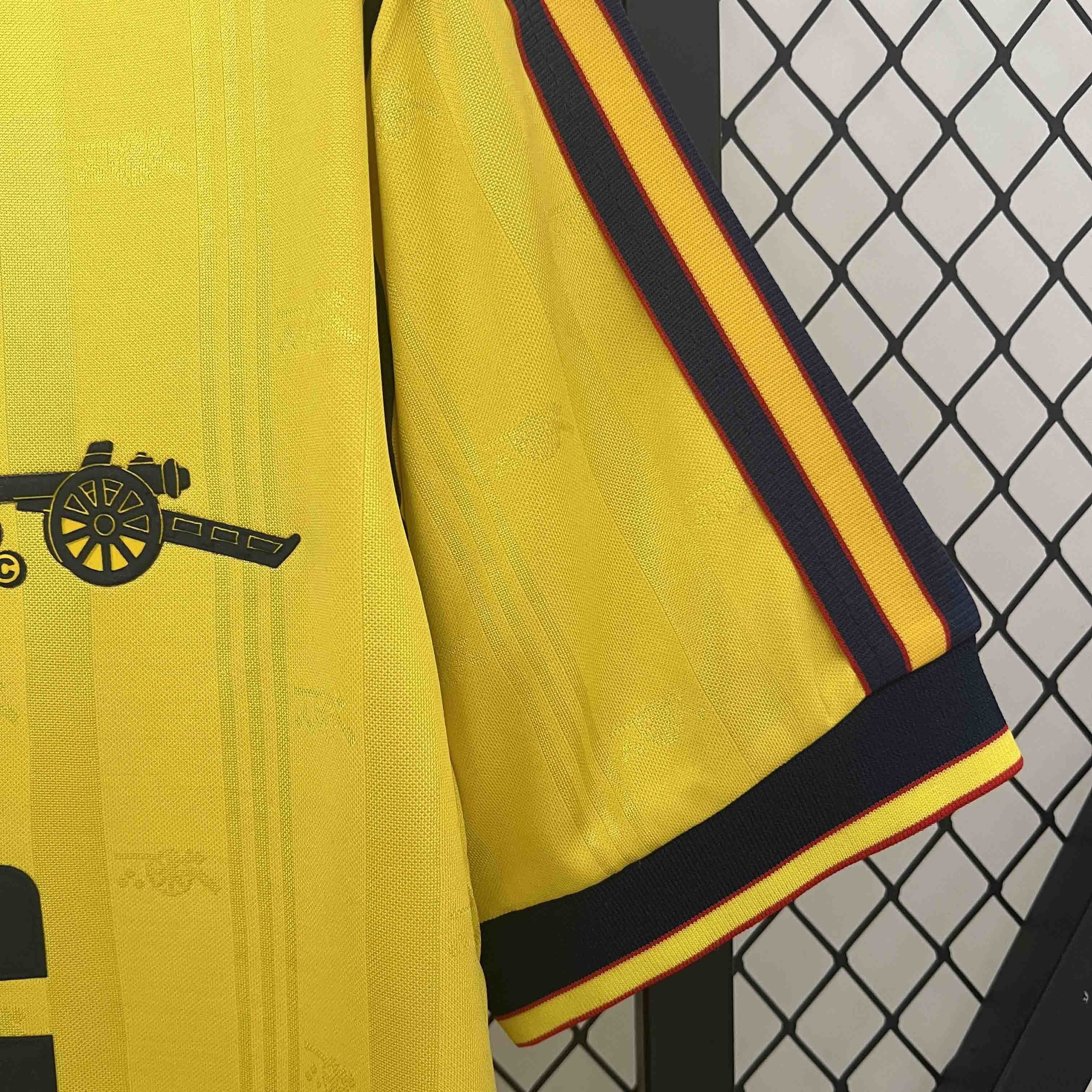 86-88 Arsenal away 1