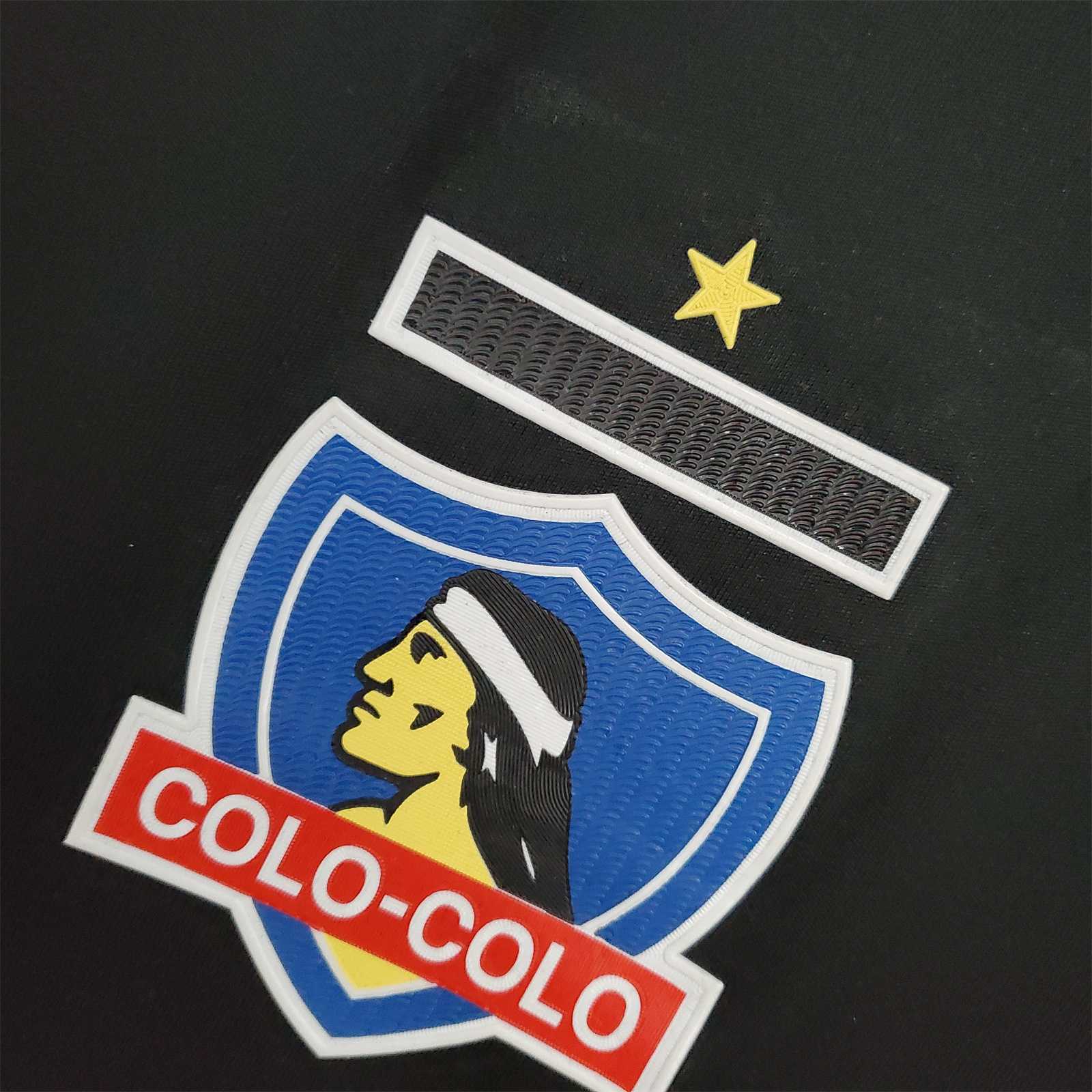 Colo-Colo 13-time champion version away 1