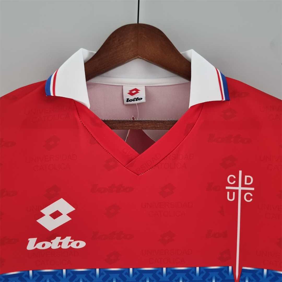 96 La Católica third away 3