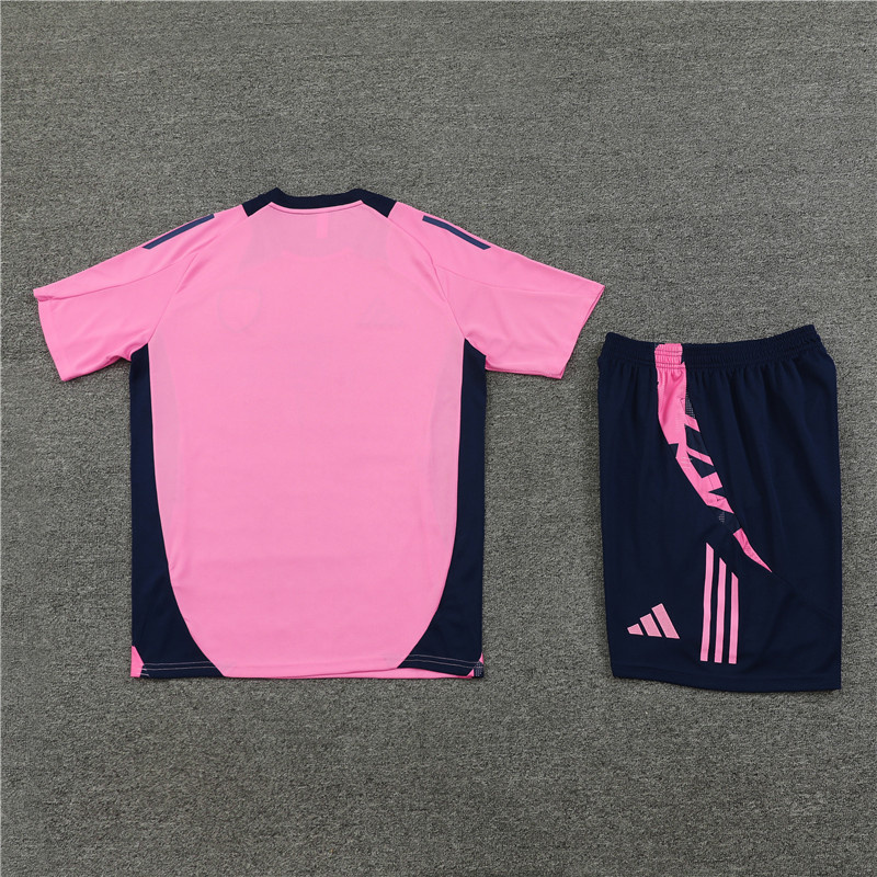 24-25 Arsenal Training Soccer Jerseys Football Shirts 1