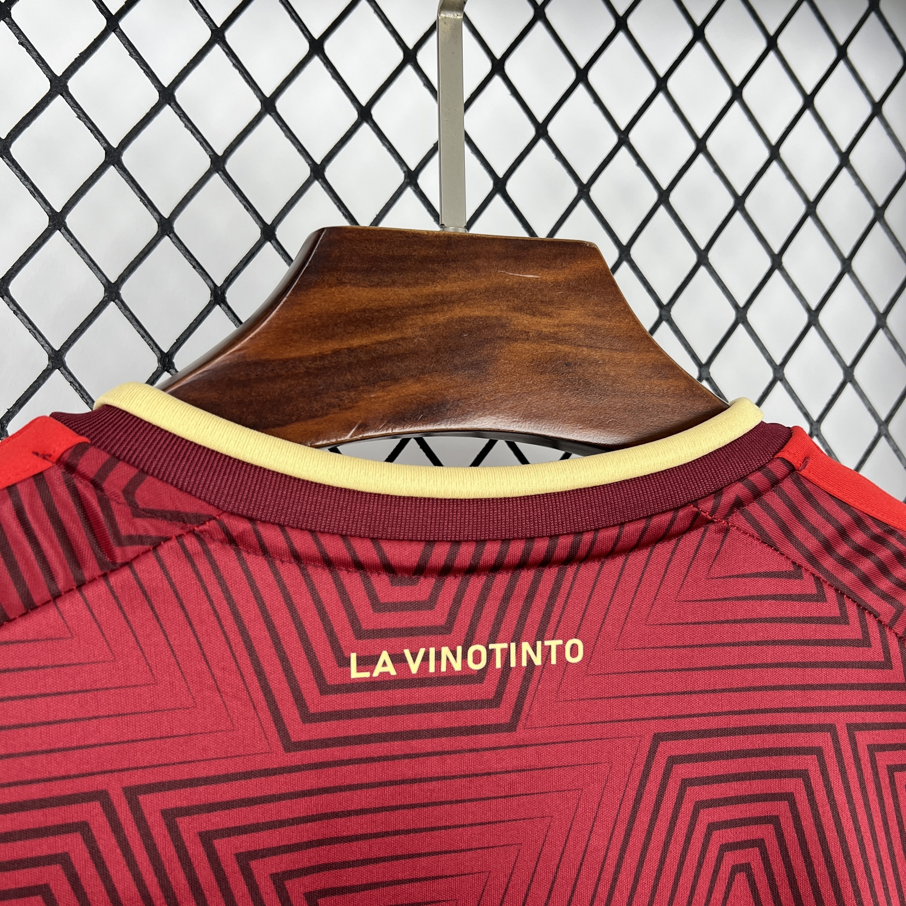 2026 Venezuela World Cup Home Kit Football T-Shirt AAAAJerseys Supply Yupoo 4