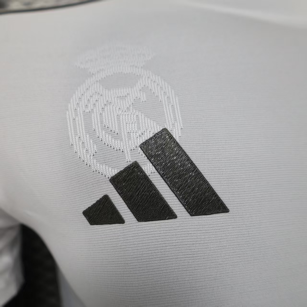 25-26 Real Madrid Special Edition Football Player Version Shirt AAAAJersey Dropship Yupoo 2