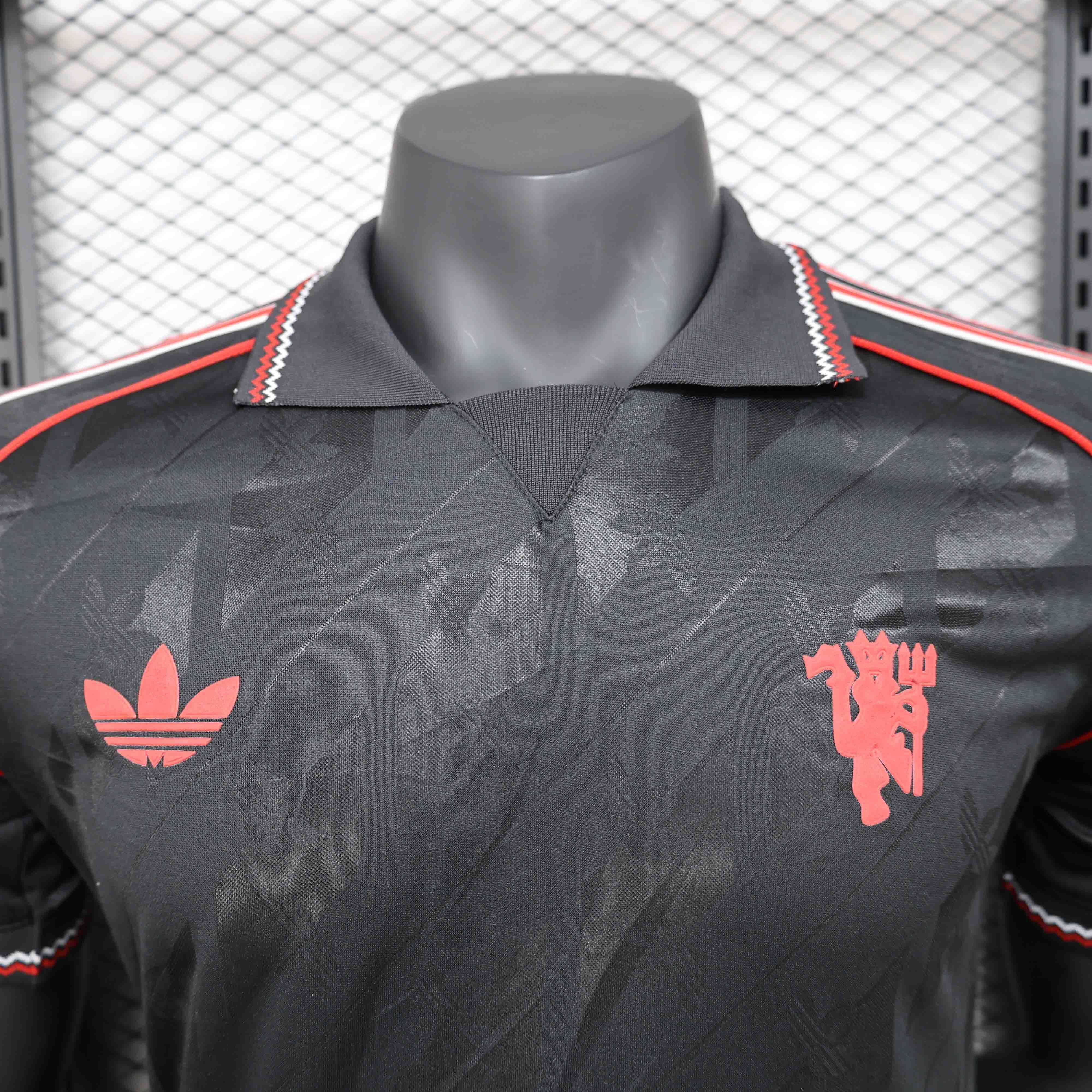24-25 Manchester United OG Black Player Version Shirt AAAAJersey Supplier Yupoo 1