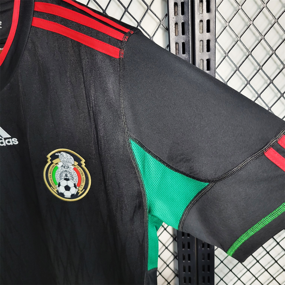 2010 Mexico away 8