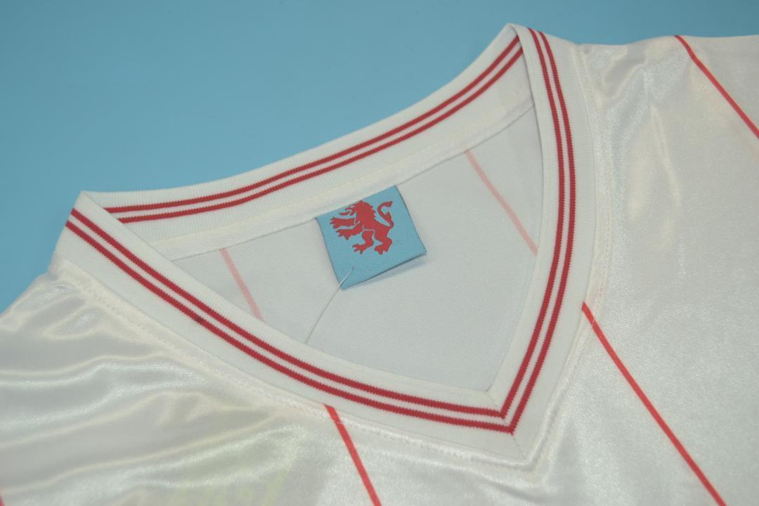 1982 Aston Villa away white 7