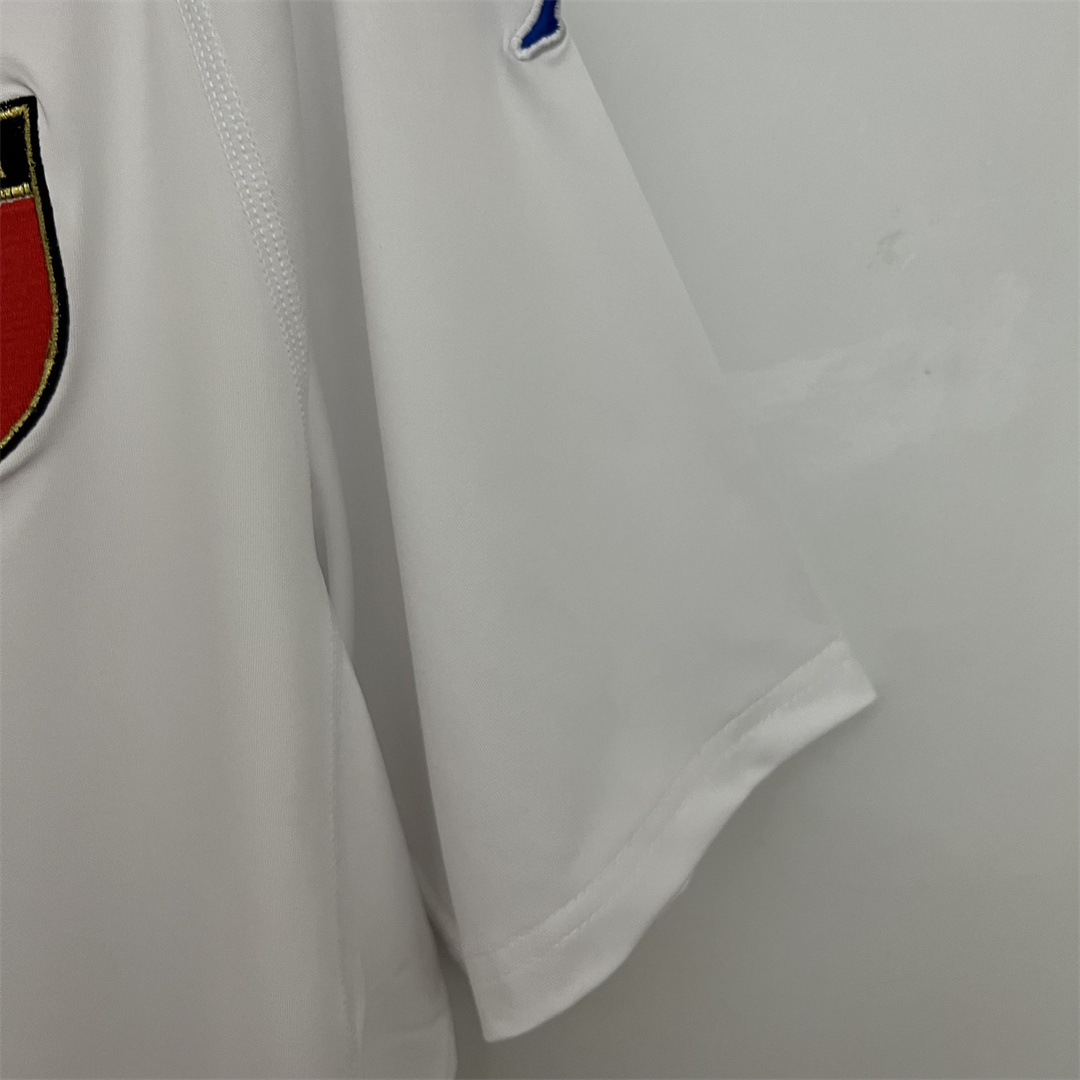 2000 Italy away white 5