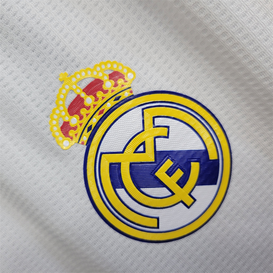 15-16 Real Madrid home 4