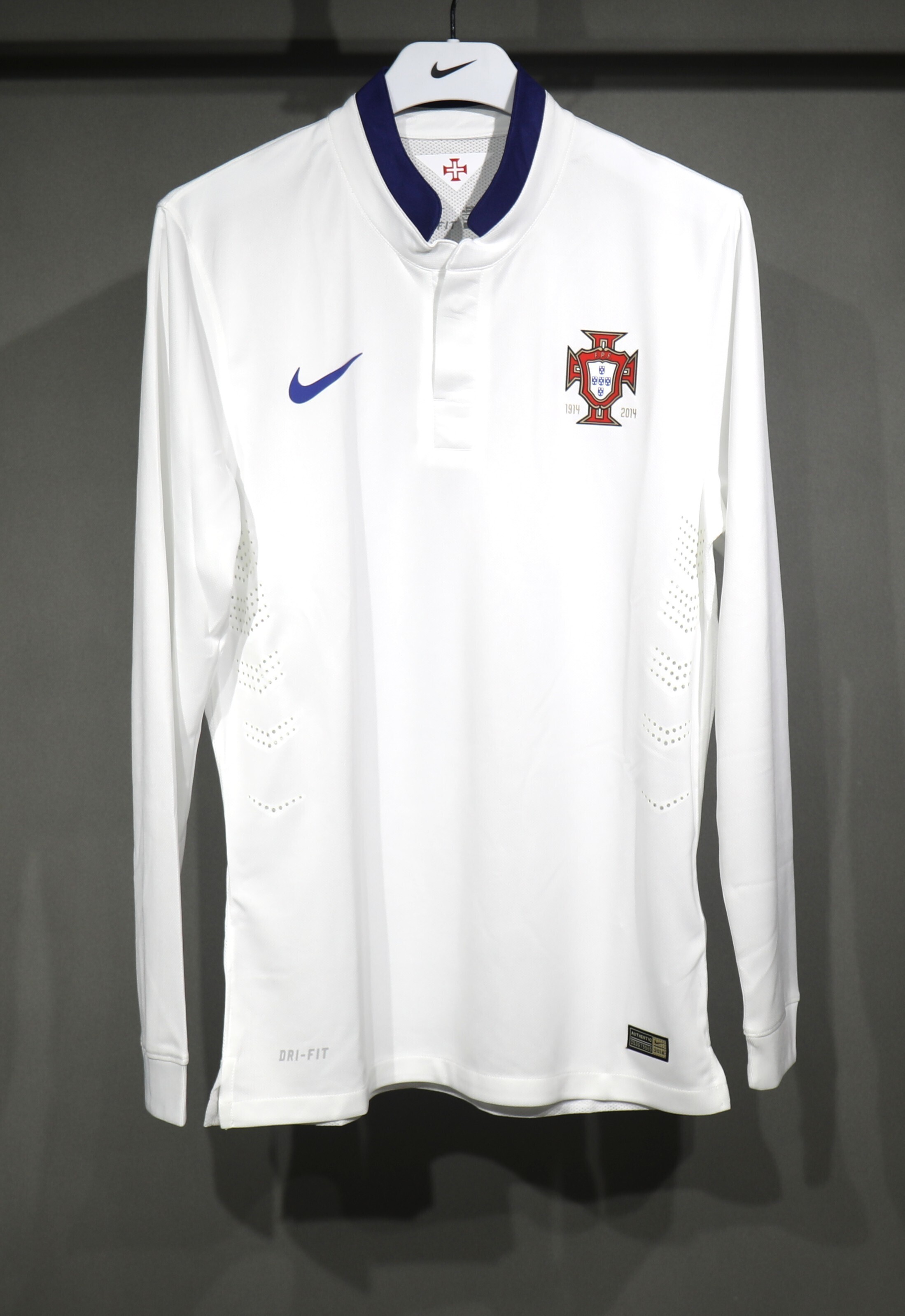 2014 Portugal Away Retro Kit Vintage Player Version Shirt Football World Cup AAAAJersey Supply 3