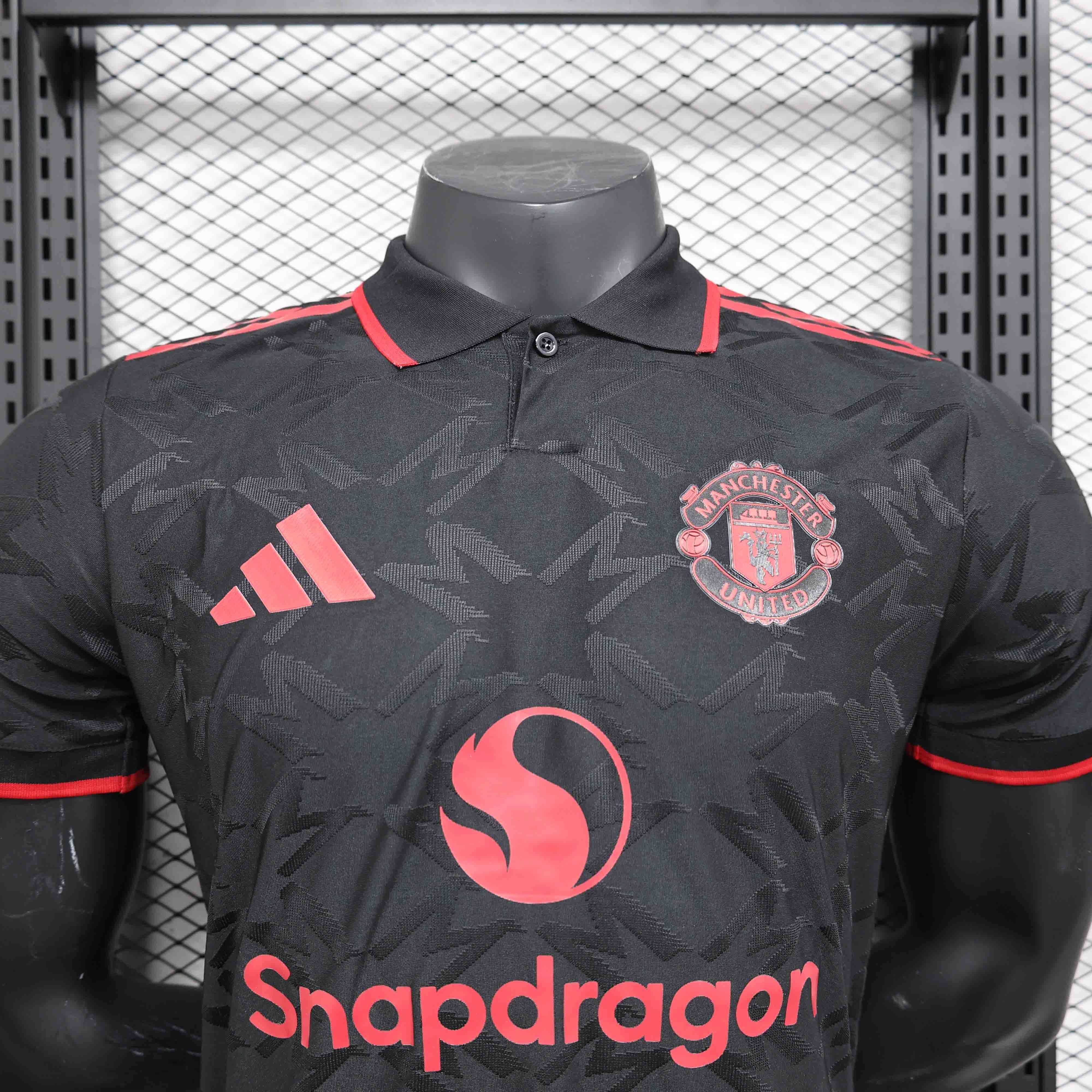 24-25 Manchester United Black Special Edition Kit Player Version Shirt AAAAJersey Supplier Yupo 2